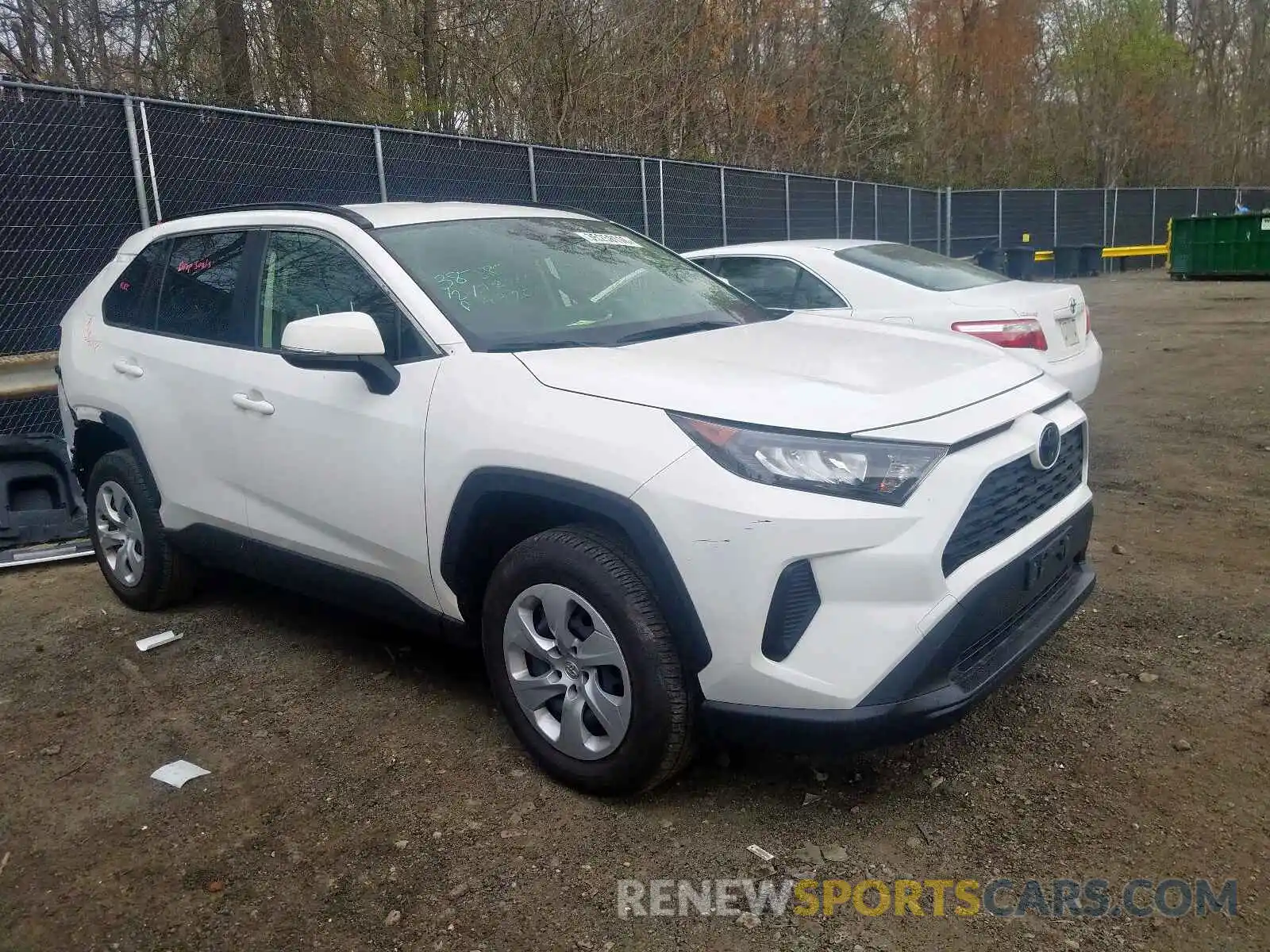 1 Photograph of a damaged car JTMG1RFV8KJ012722 TOYOTA RAV4 2019