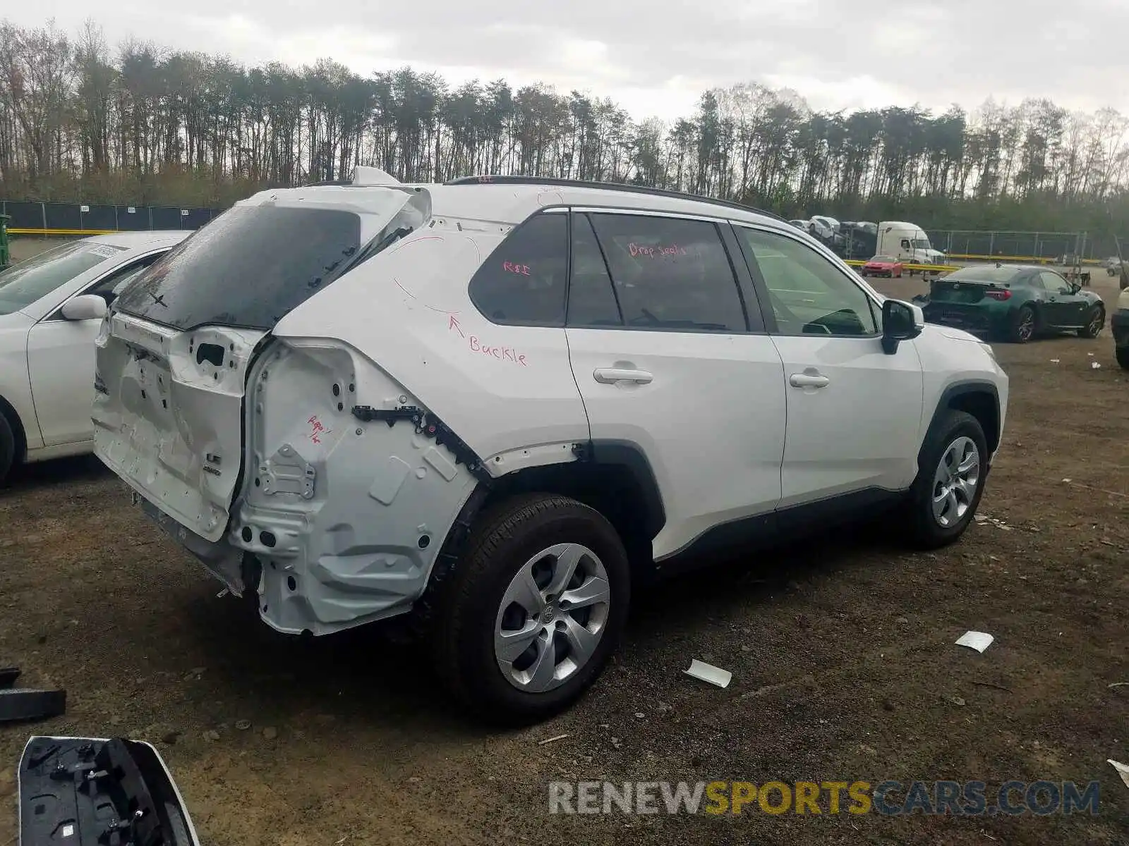 4 Photograph of a damaged car JTMG1RFV8KJ012722 TOYOTA RAV4 2019