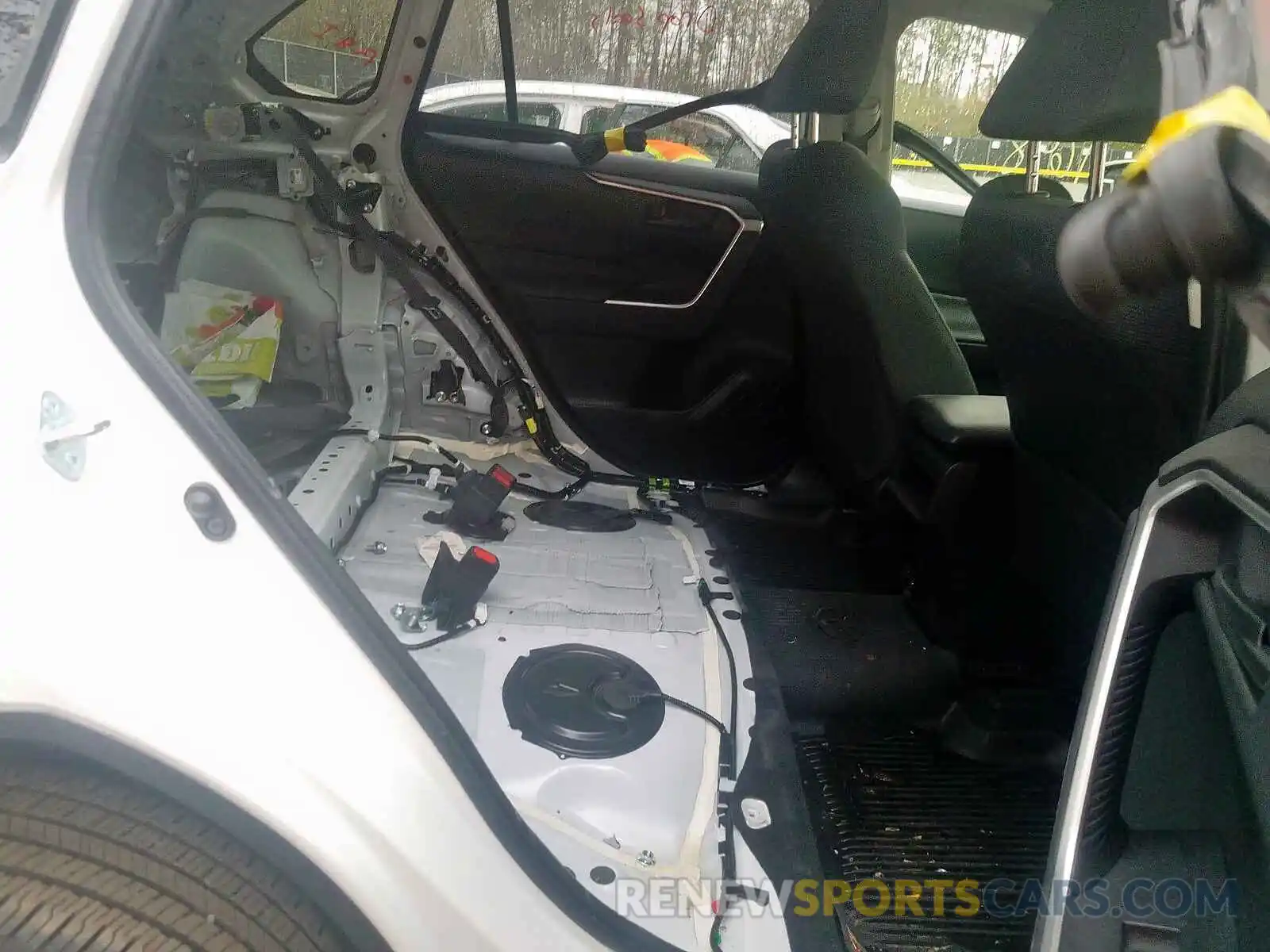 6 Photograph of a damaged car JTMG1RFV8KJ012722 TOYOTA RAV4 2019