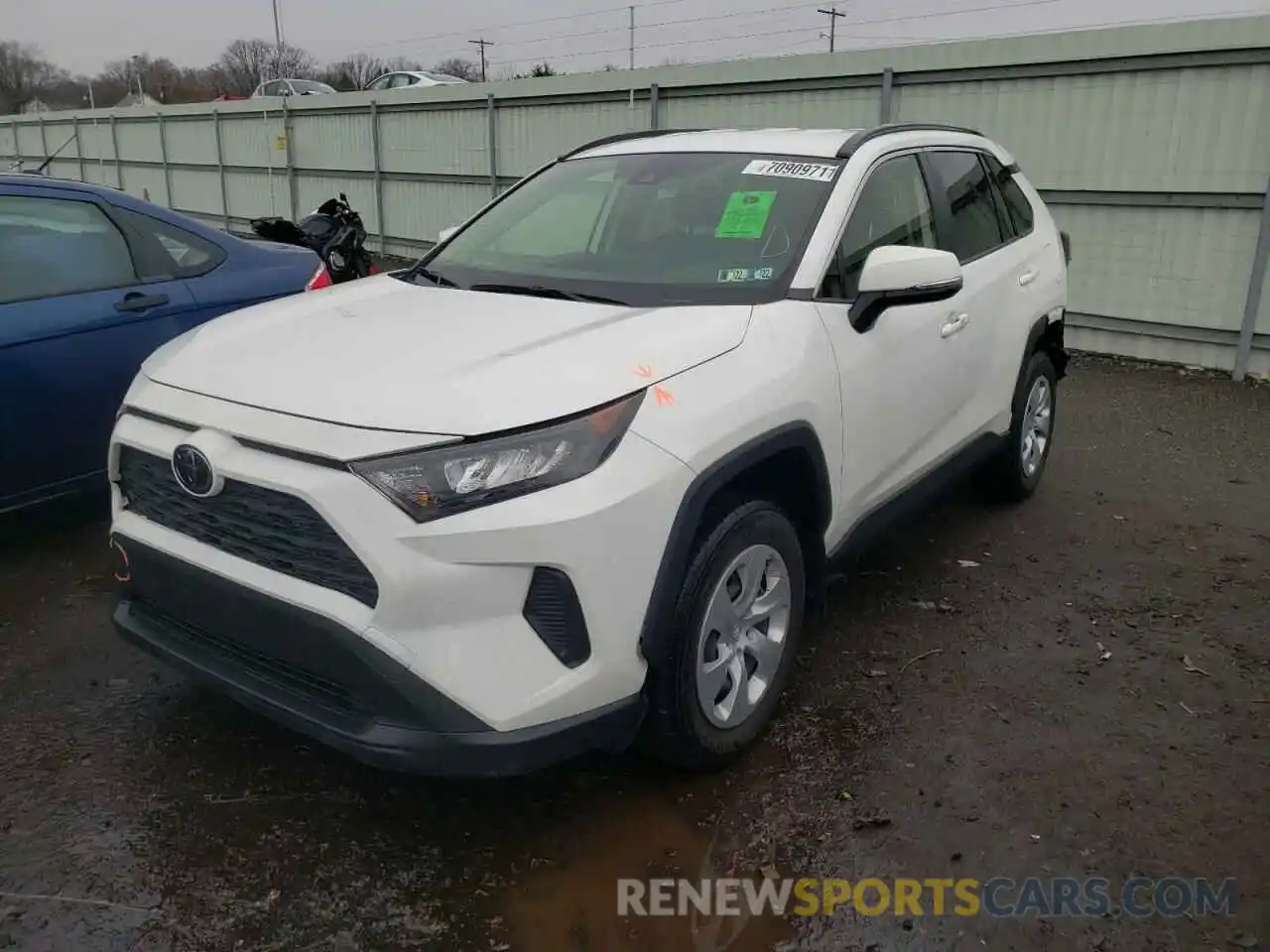 2 Photograph of a damaged car JTMG1RFV8KJ017340 TOYOTA RAV4 2019