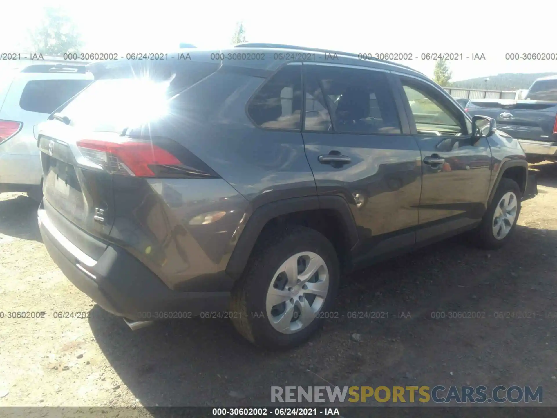 4 Photograph of a damaged car JTMG1RFV9KD033352 TOYOTA RAV4 2019