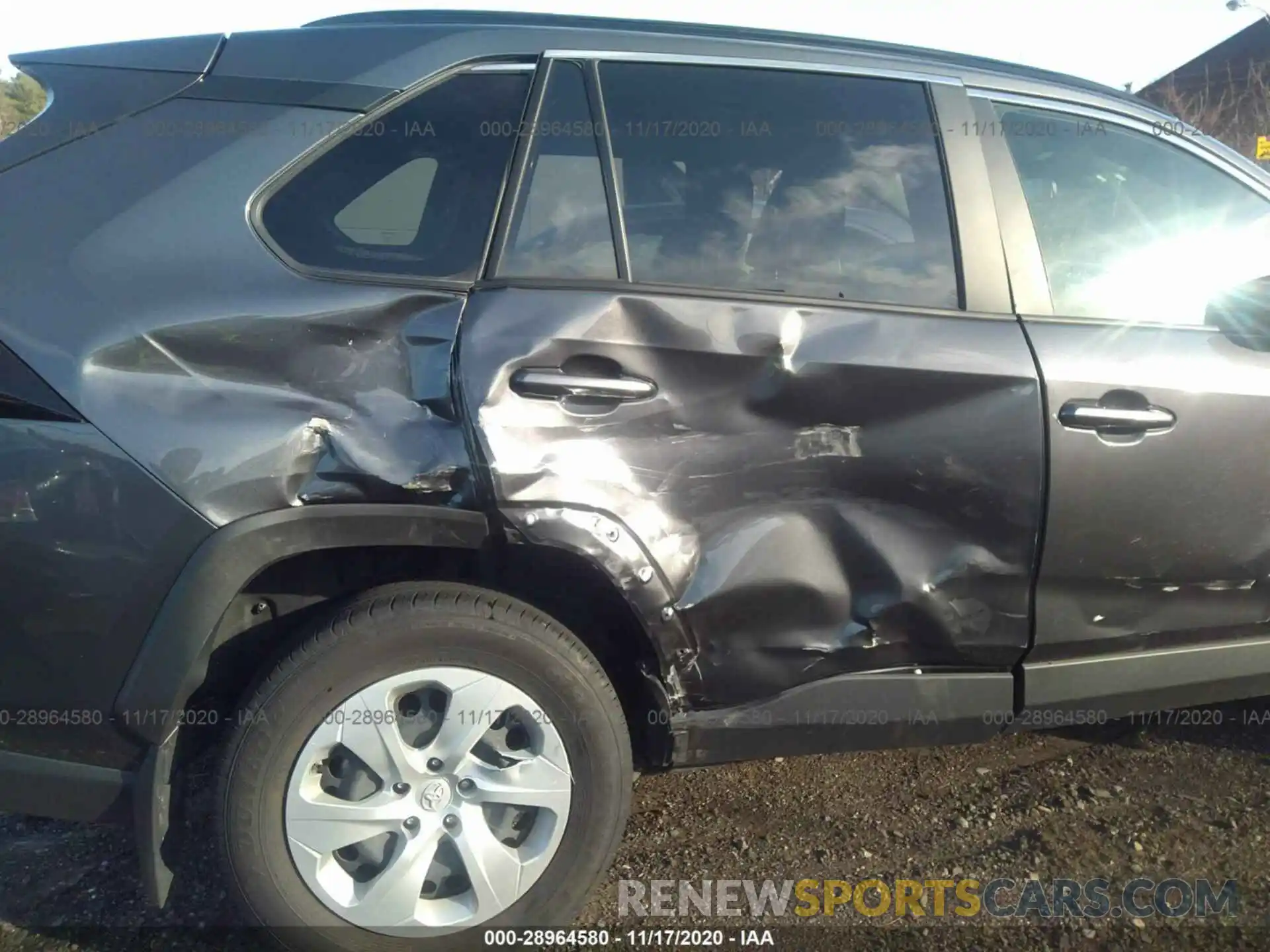 6 Photograph of a damaged car JTMG1RFV9KJ004533 TOYOTA RAV4 2019