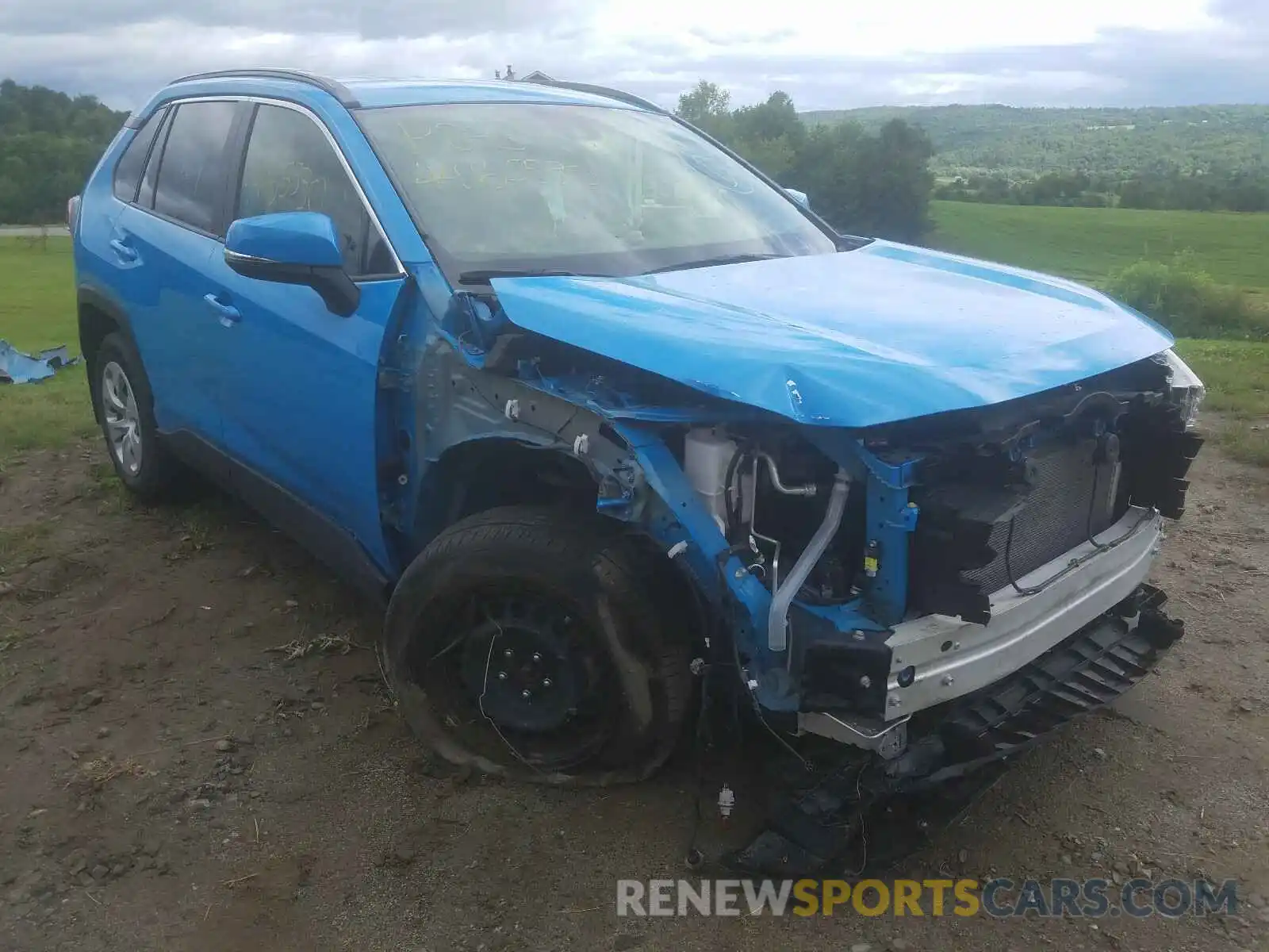 1 Photograph of a damaged car JTMG1RFV9KJ005858 TOYOTA RAV4 2019