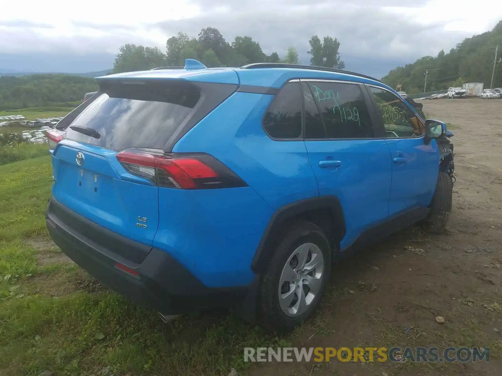 4 Photograph of a damaged car JTMG1RFV9KJ005858 TOYOTA RAV4 2019