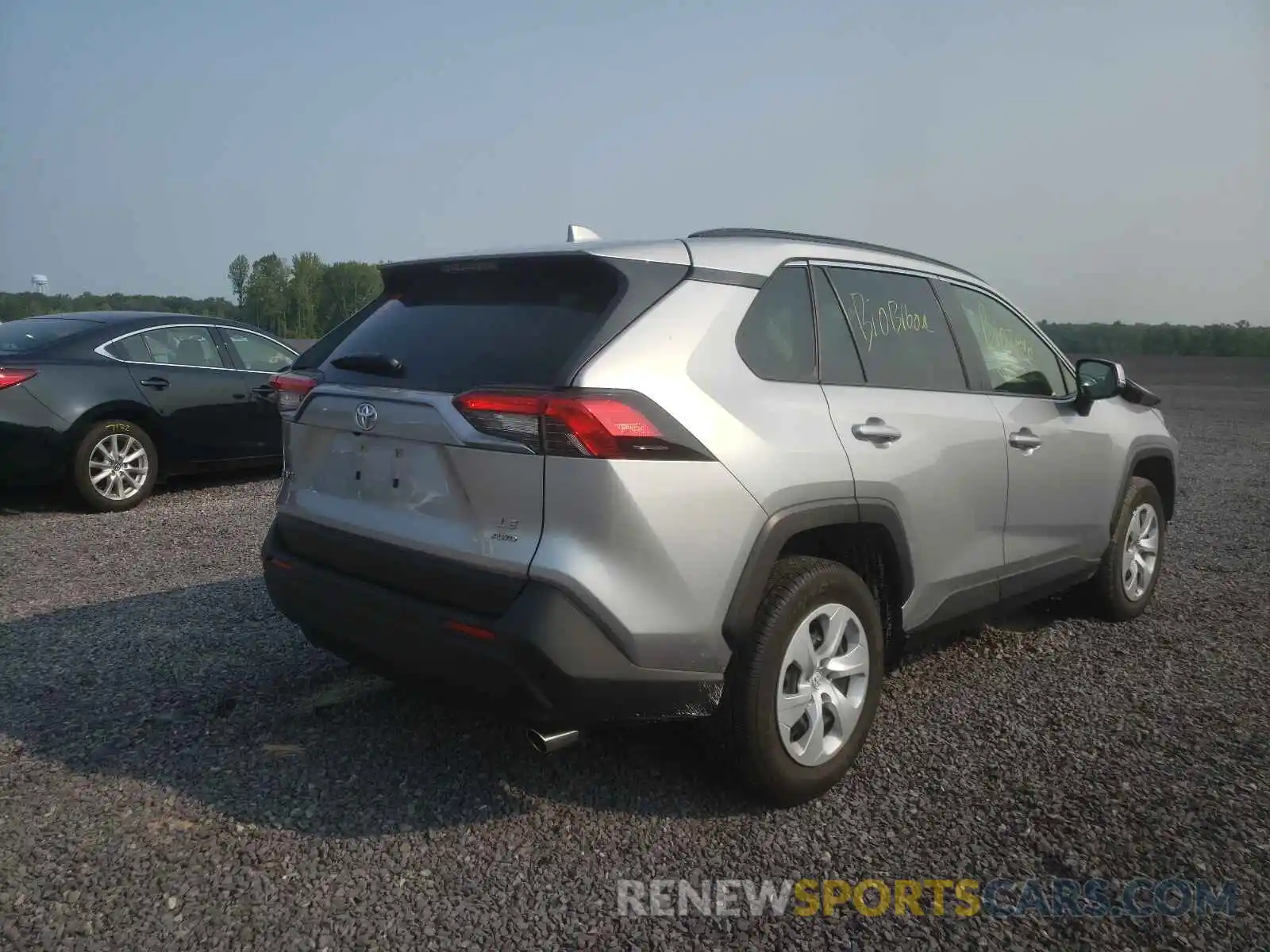 4 Photograph of a damaged car JTMG1RFV9KJ006881 TOYOTA RAV4 2019