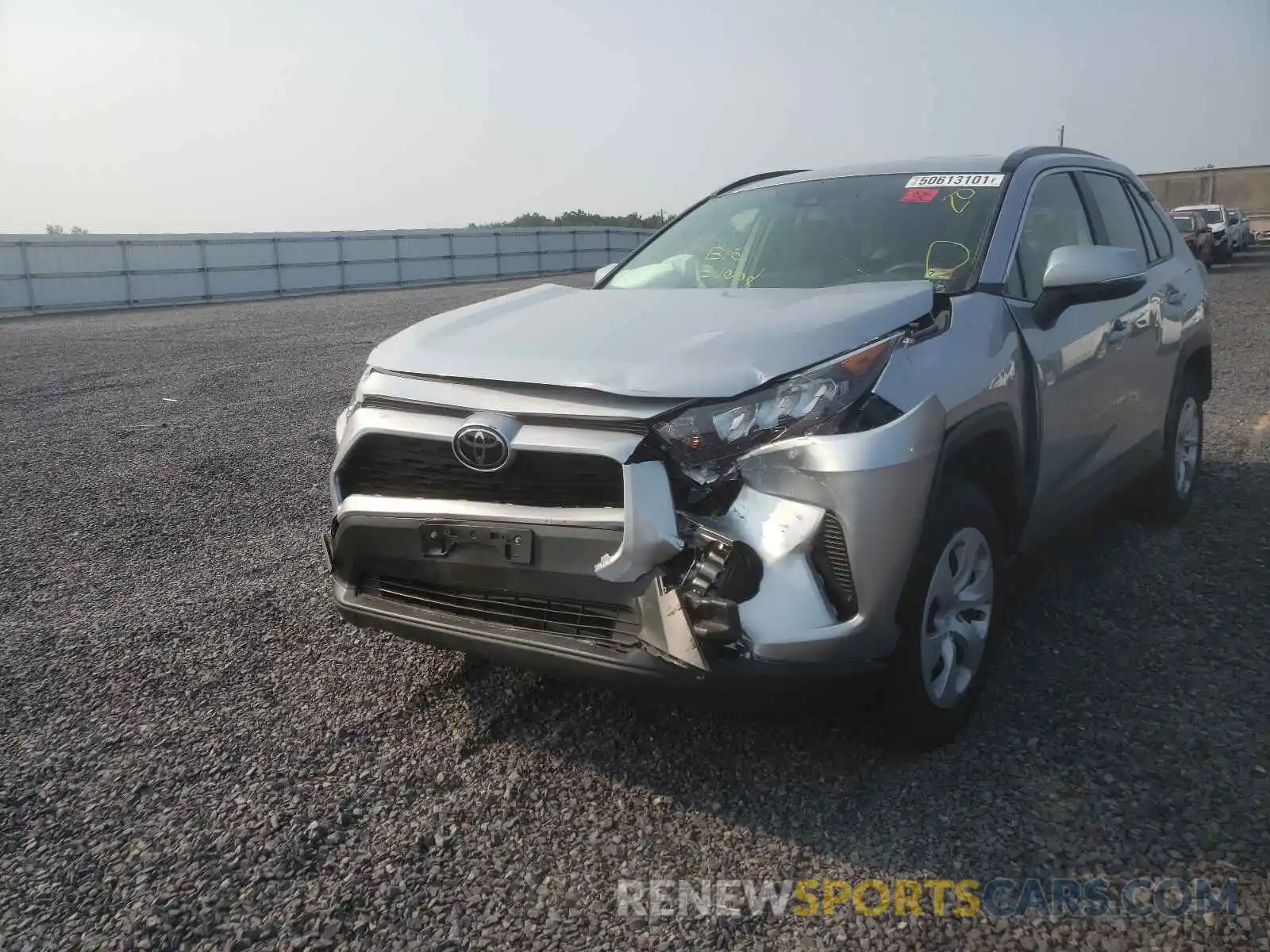 9 Photograph of a damaged car JTMG1RFV9KJ006881 TOYOTA RAV4 2019