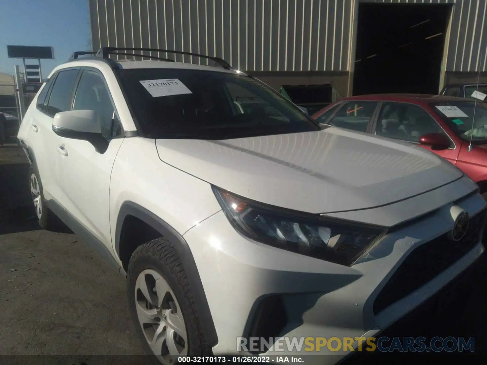 1 Photograph of a damaged car JTMG1RFV9KJ020702 TOYOTA RAV4 2019