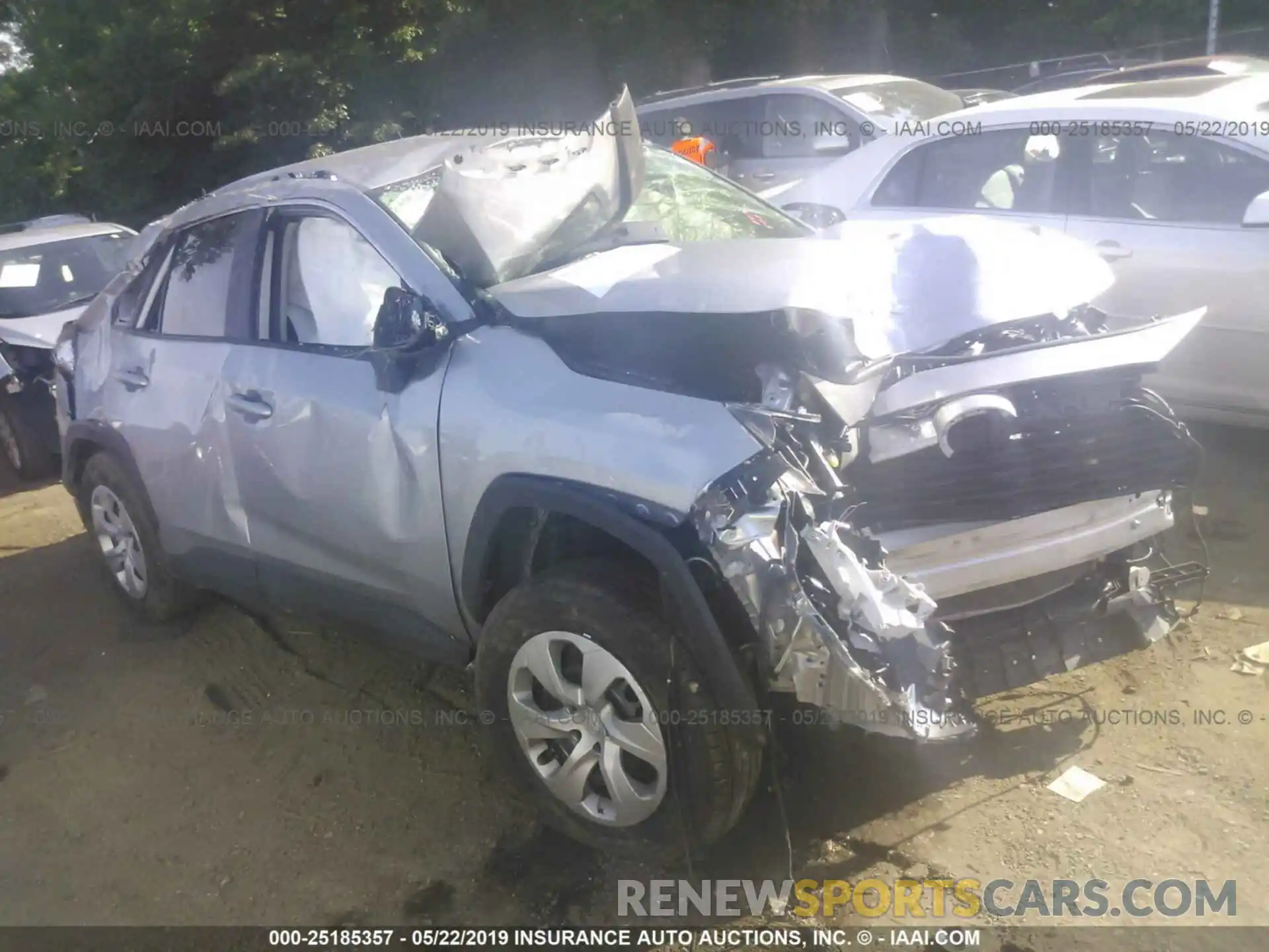 6 Photograph of a damaged car JTMG1RFVXKJ001768 TOYOTA RAV4 2019