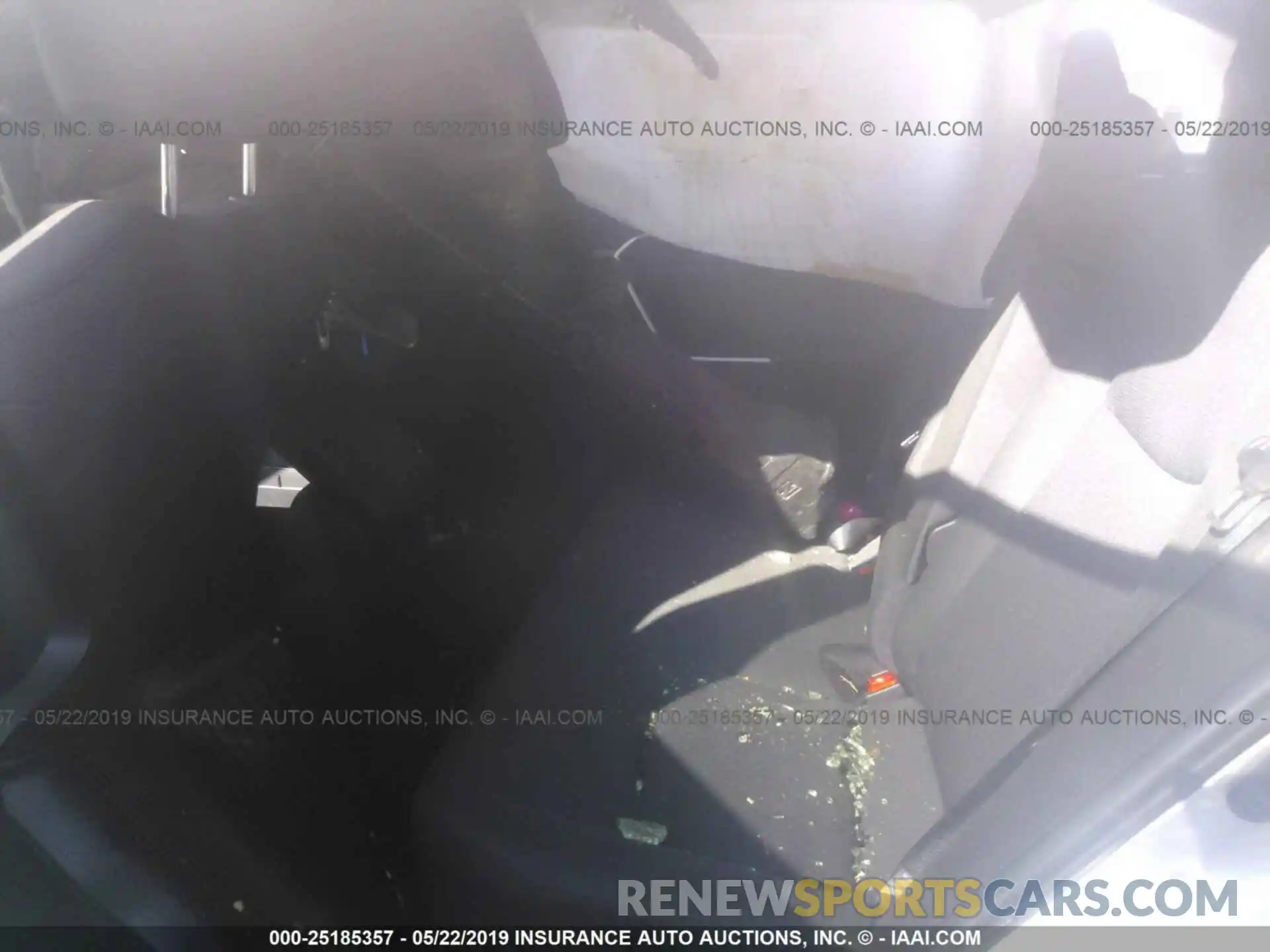 8 Photograph of a damaged car JTMG1RFVXKJ001768 TOYOTA RAV4 2019