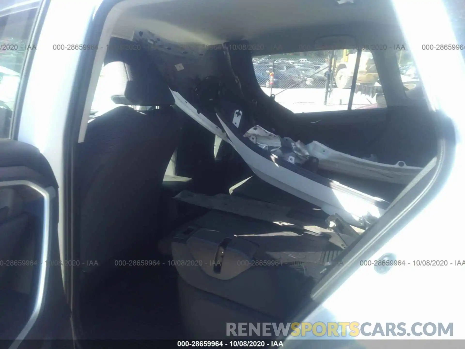 8 Photograph of a damaged car JTMG1RFVXKJ011393 TOYOTA RAV4 2019