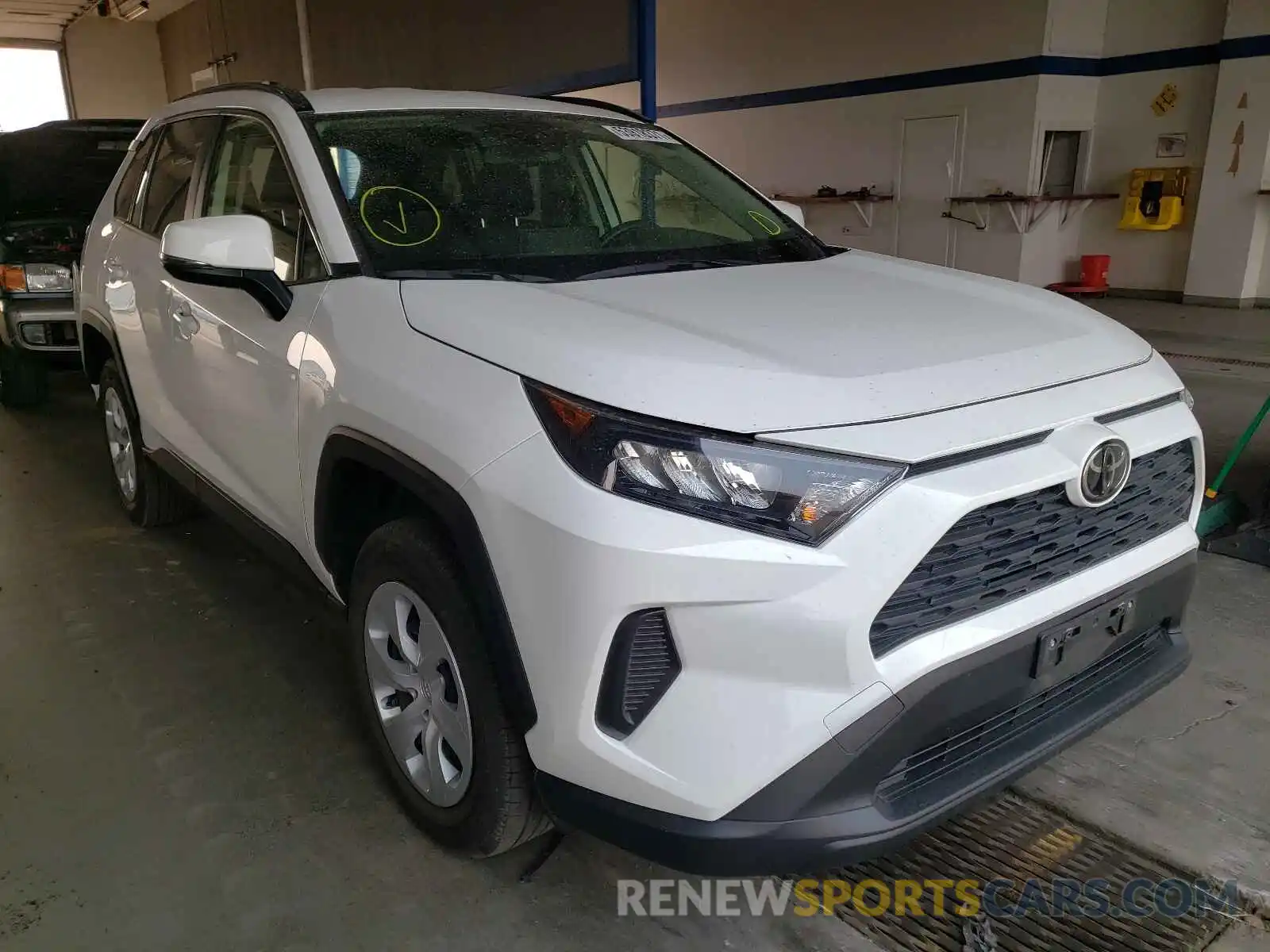 1 Photograph of a damaged car JTMG1RFVXKJ018604 TOYOTA RAV4 2019