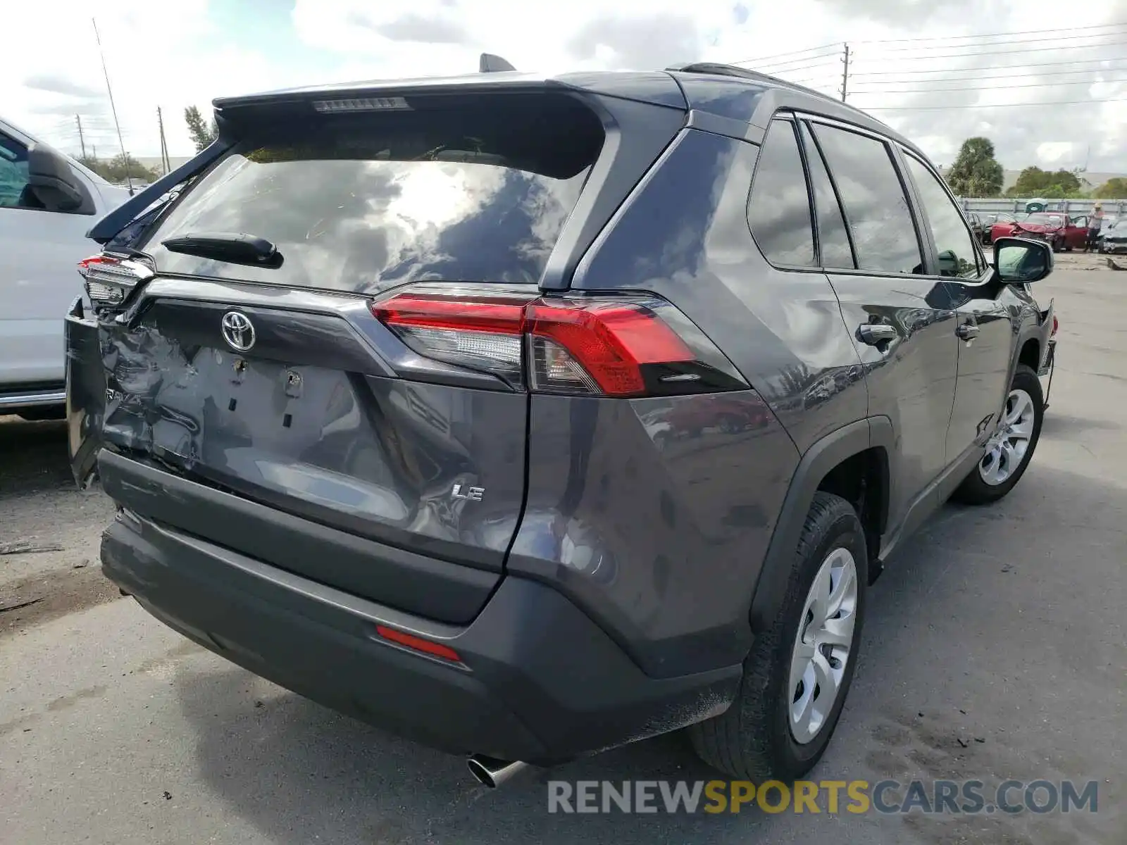 4 Photograph of a damaged car JTMH1RFV0KD006741 TOYOTA RAV4 2019