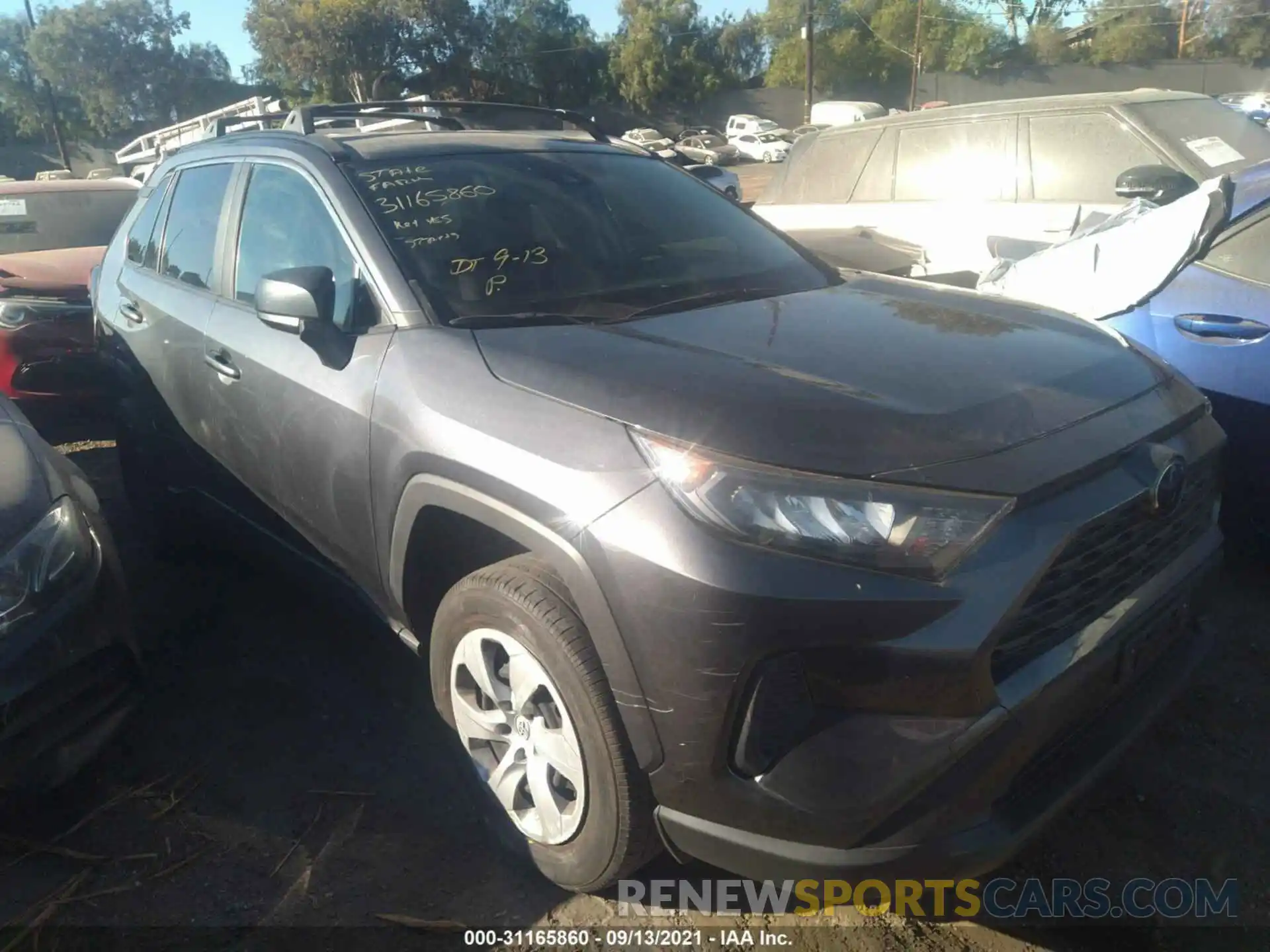 1 Photograph of a damaged car JTMH1RFV0KD010322 TOYOTA RAV4 2019