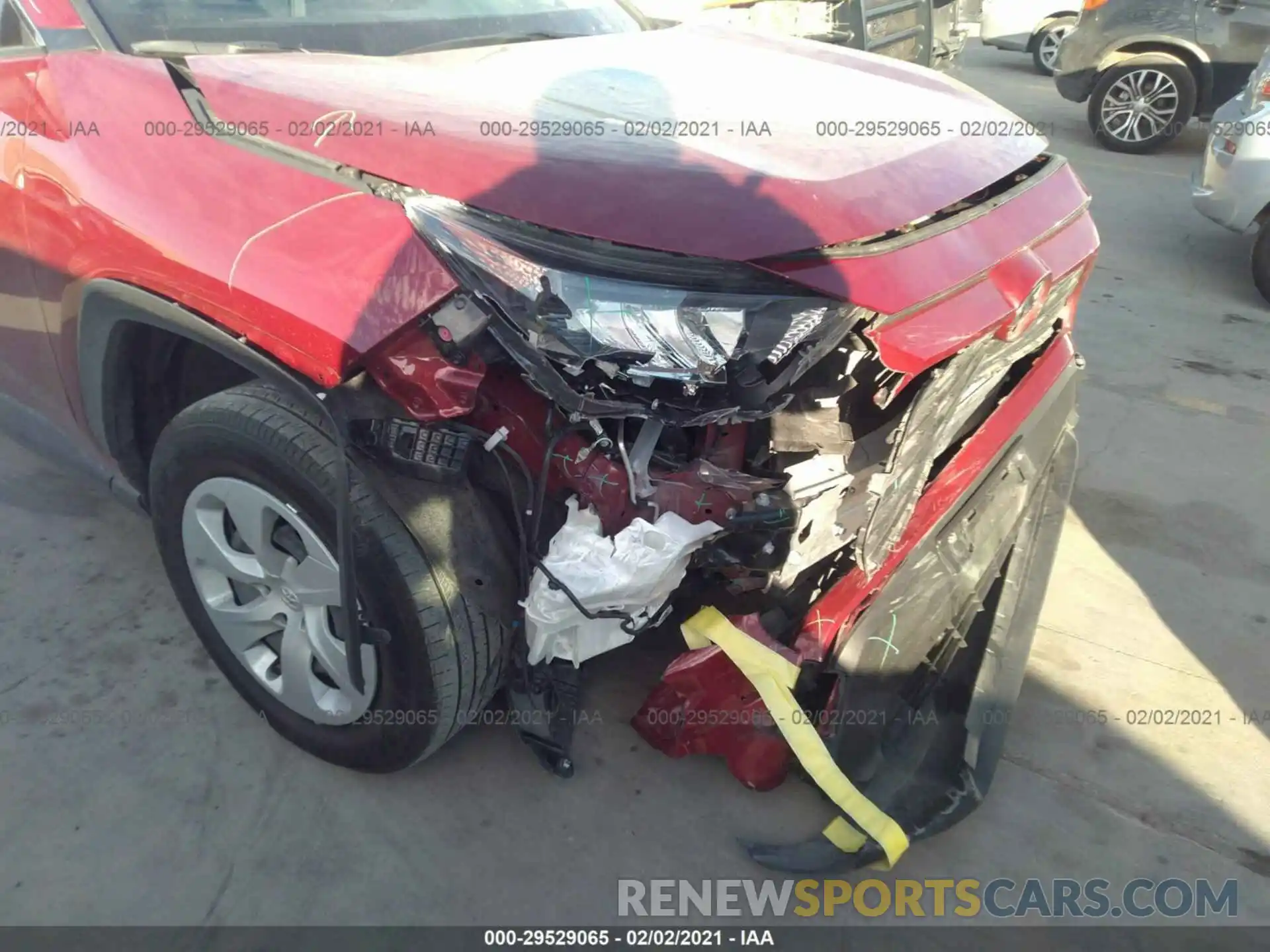 6 Photograph of a damaged car JTMH1RFV0KD012622 TOYOTA RAV4 2019