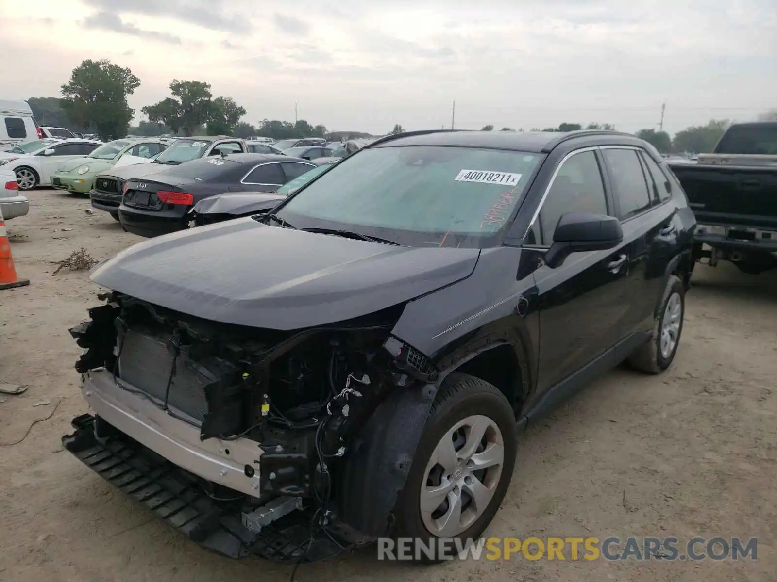 2 Photograph of a damaged car JTMH1RFV0KD028450 TOYOTA RAV4 2019