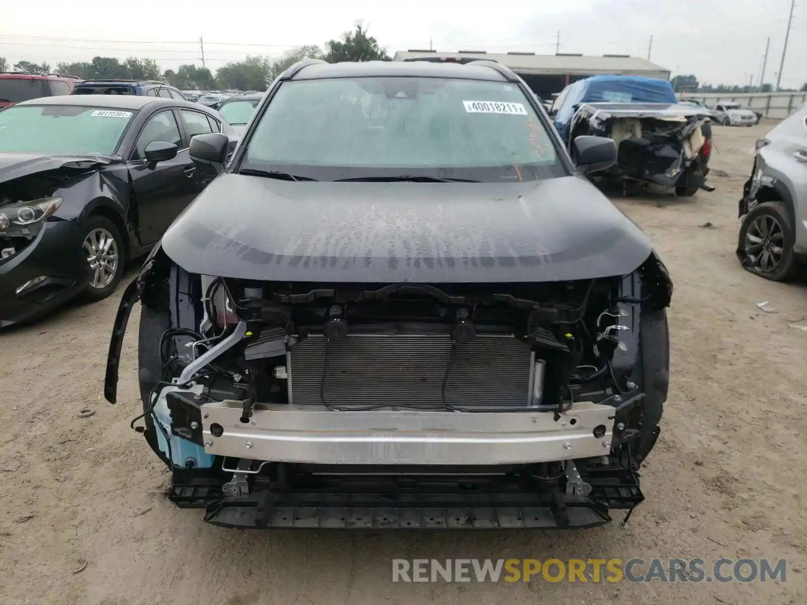 9 Photograph of a damaged car JTMH1RFV0KD028450 TOYOTA RAV4 2019