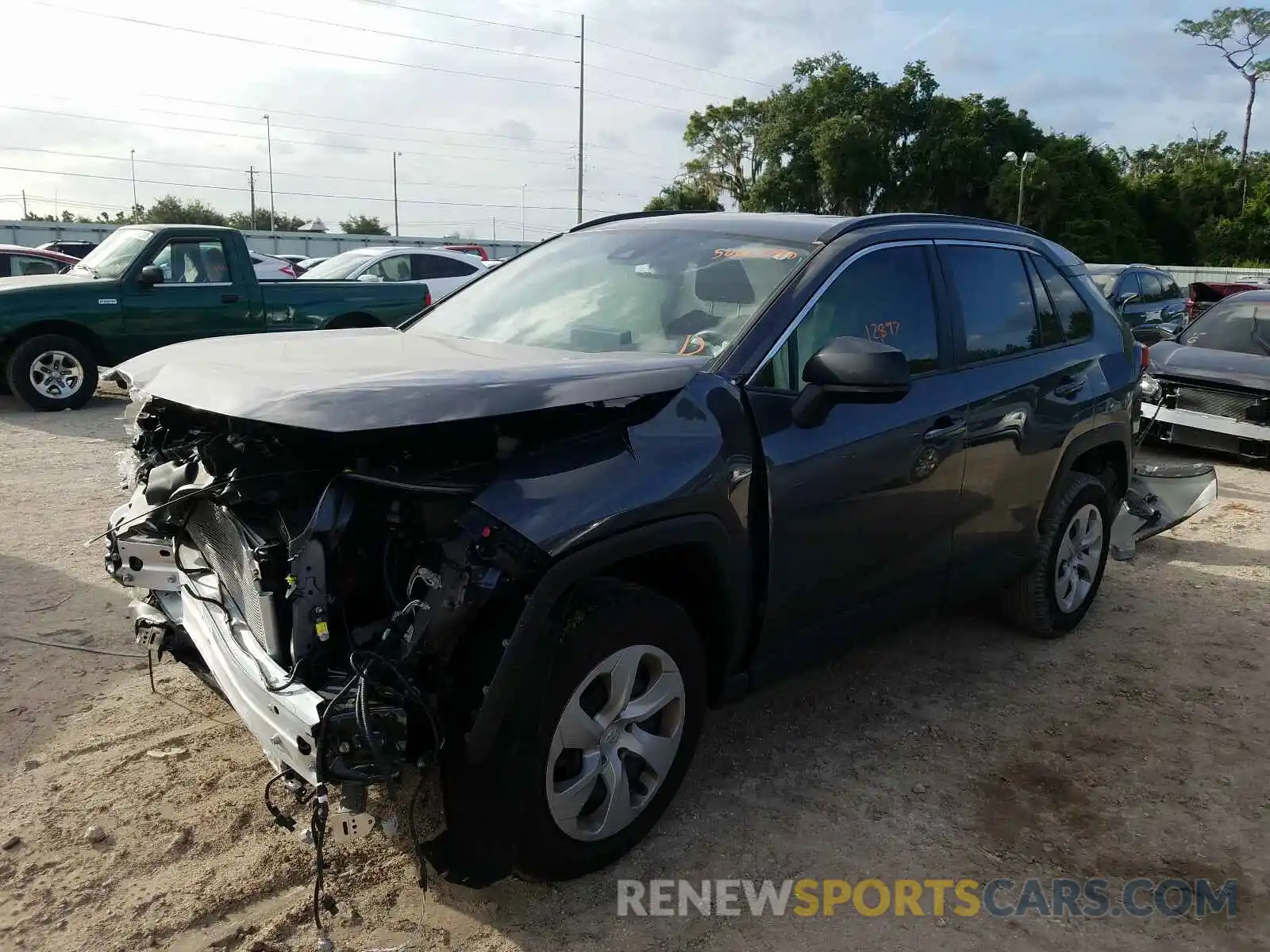 2 Photograph of a damaged car JTMH1RFV0KD035754 TOYOTA RAV4 2019