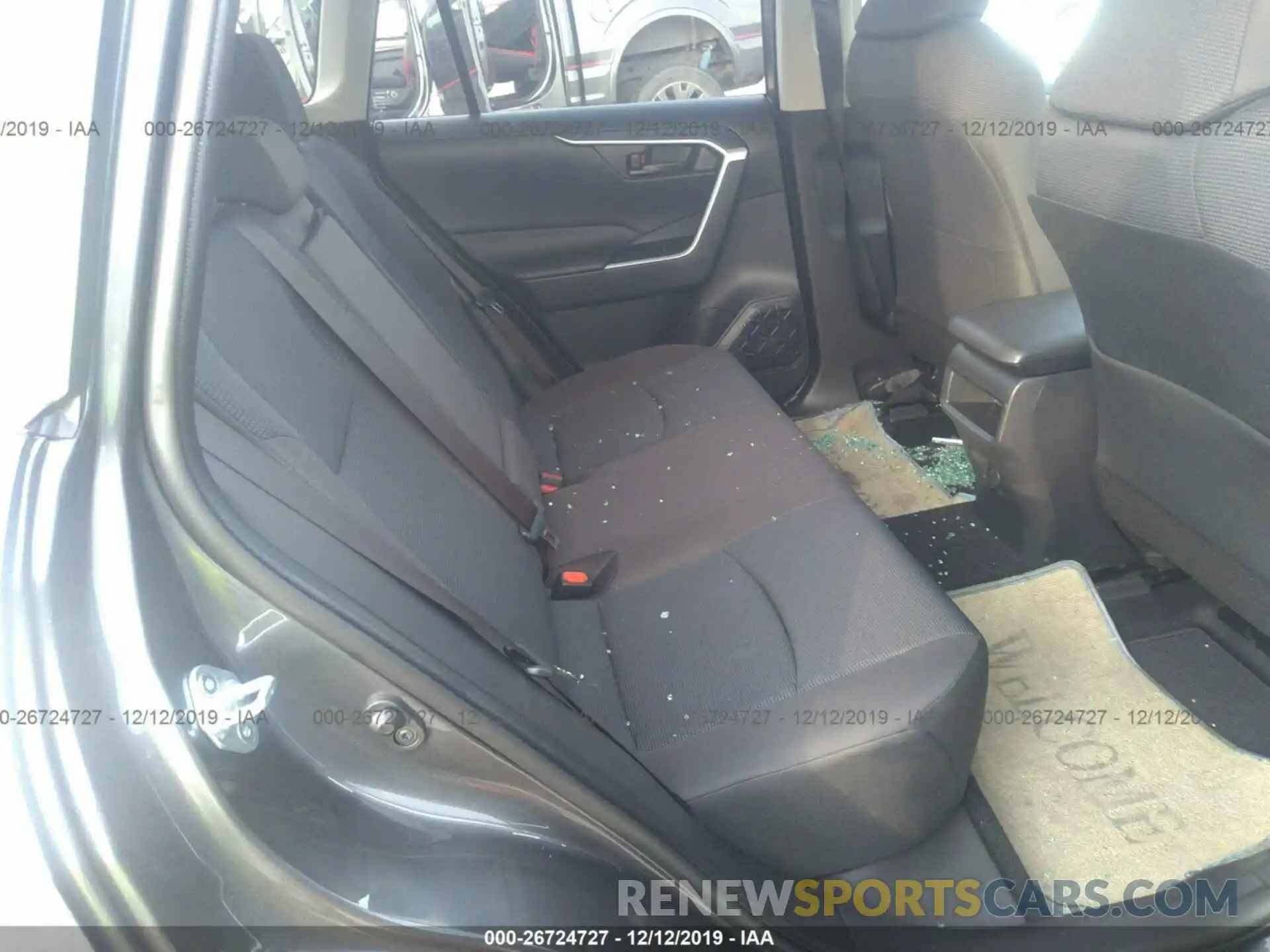 8 Photograph of a damaged car JTMH1RFV0KD040548 TOYOTA RAV4 2019