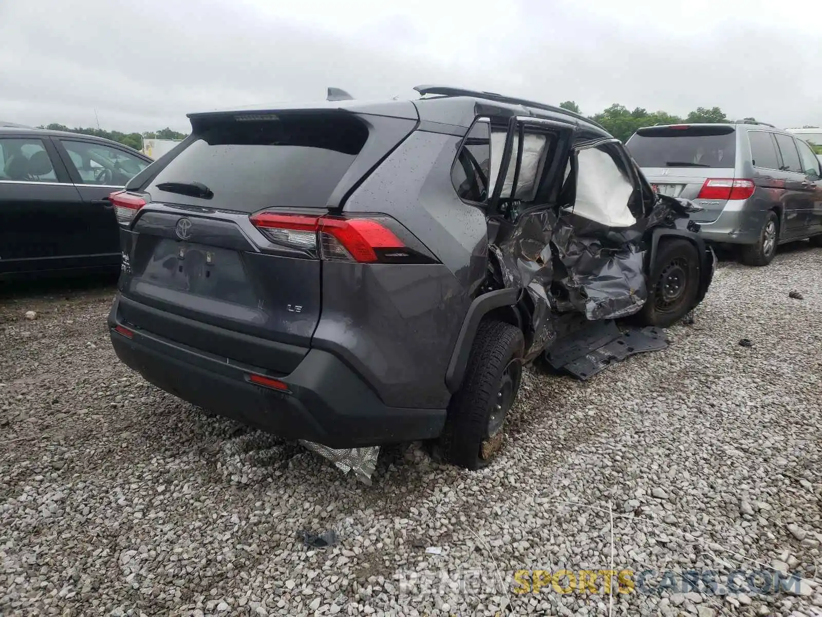 4 Photograph of a damaged car JTMH1RFV0KD513042 TOYOTA RAV4 2019