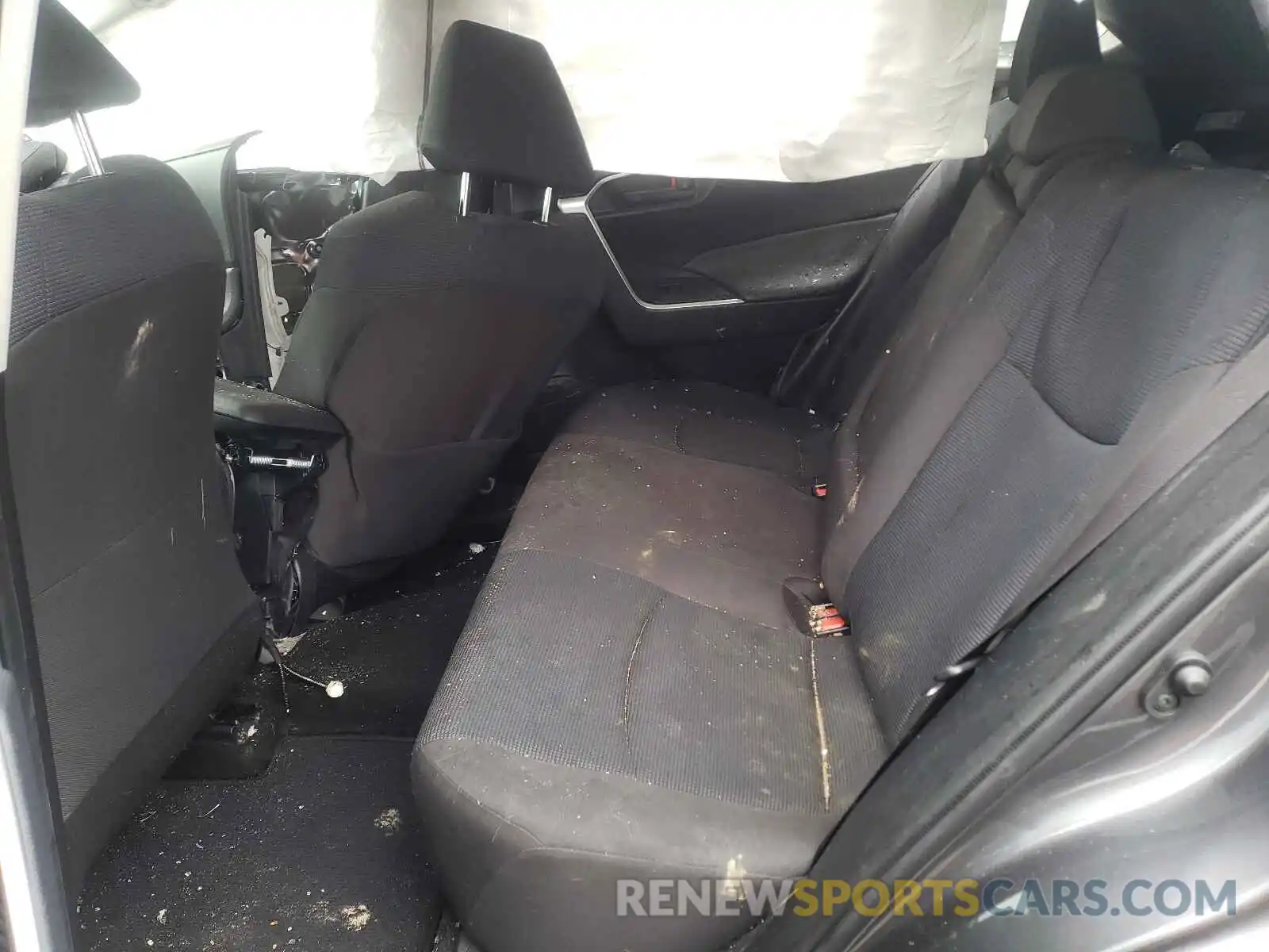 6 Photograph of a damaged car JTMH1RFV0KD513042 TOYOTA RAV4 2019