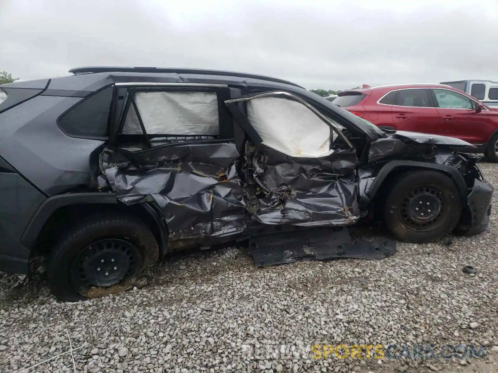 9 Photograph of a damaged car JTMH1RFV0KD513042 TOYOTA RAV4 2019