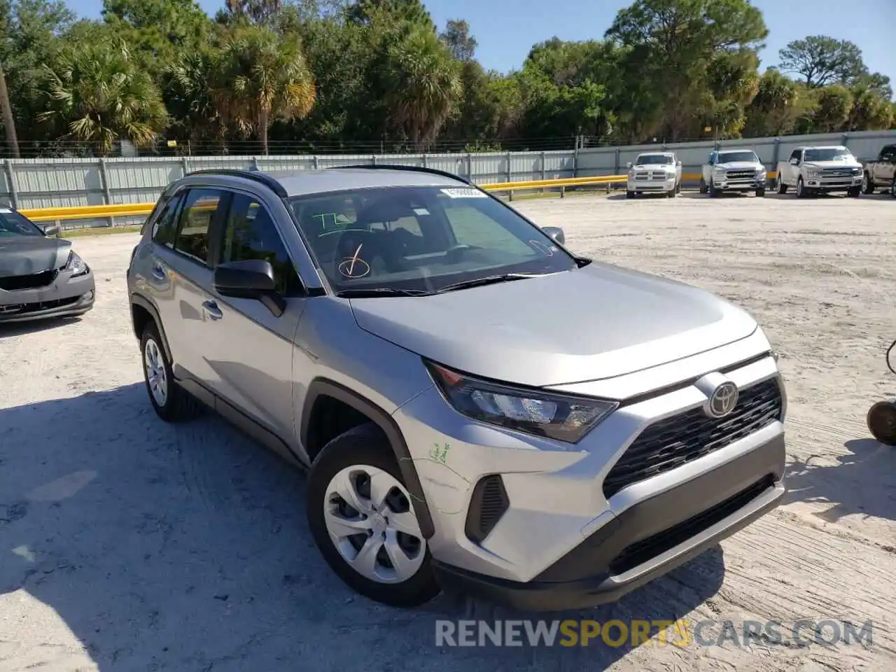 1 Photograph of a damaged car JTMH1RFV0KJ001329 TOYOTA RAV4 2019