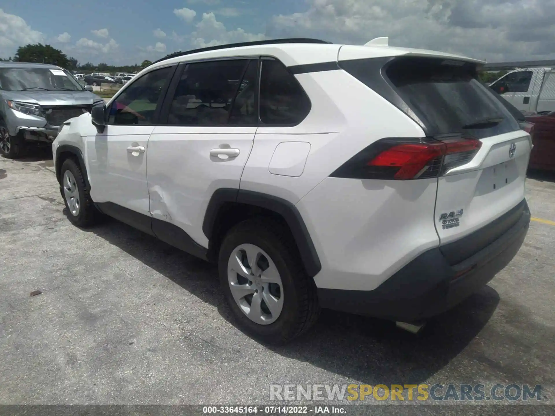 3 Photograph of a damaged car JTMH1RFV0KJ002612 TOYOTA RAV4 2019