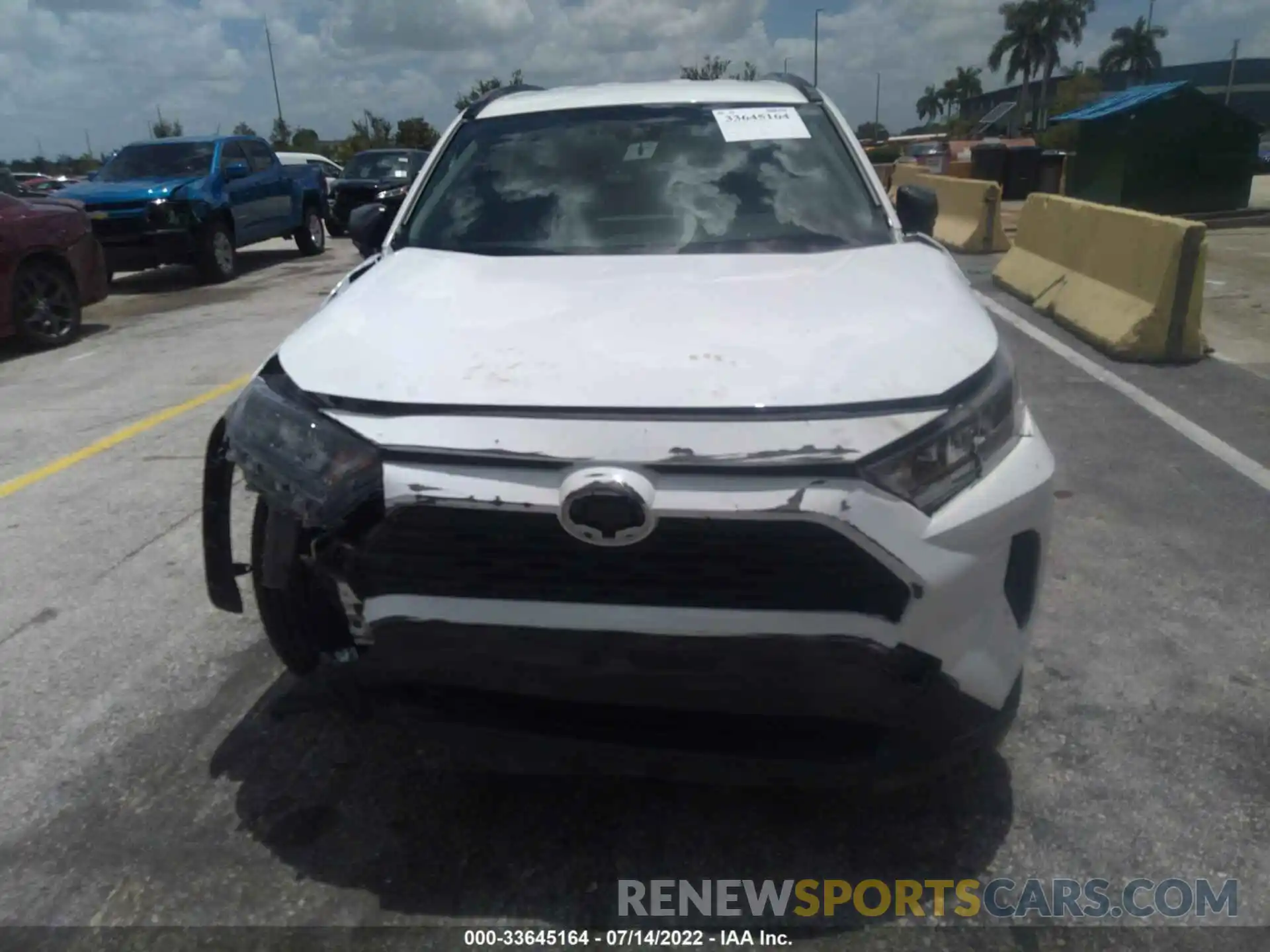 6 Photograph of a damaged car JTMH1RFV0KJ002612 TOYOTA RAV4 2019