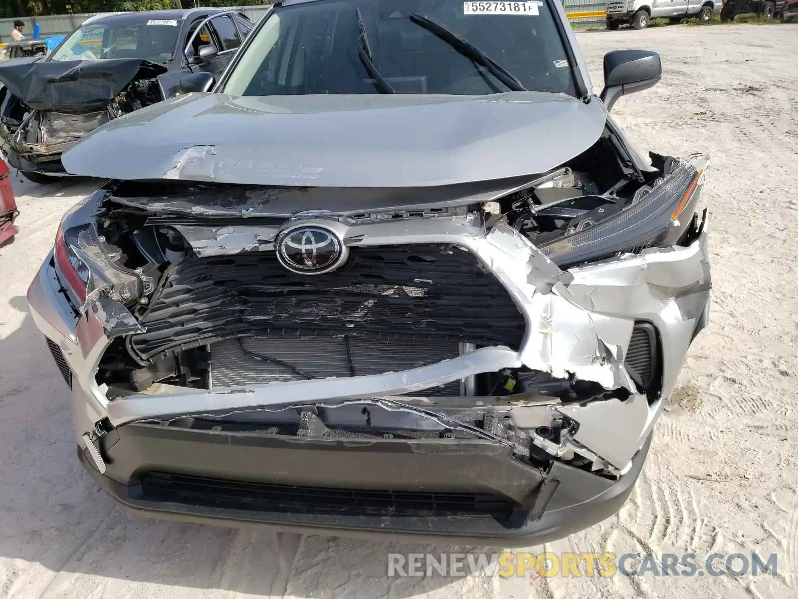 9 Photograph of a damaged car JTMH1RFV0KJ003601 TOYOTA RAV4 2019