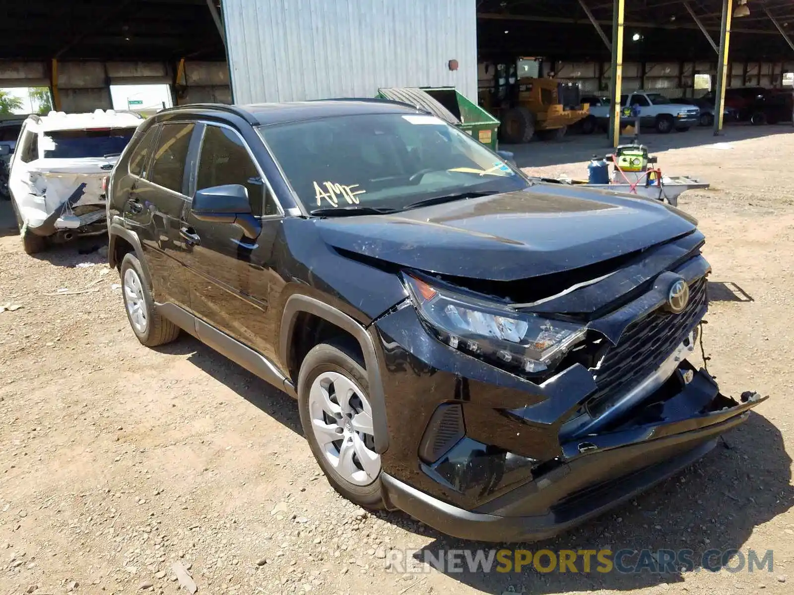 1 Photograph of a damaged car JTMH1RFV0KJ003985 TOYOTA RAV4 2019