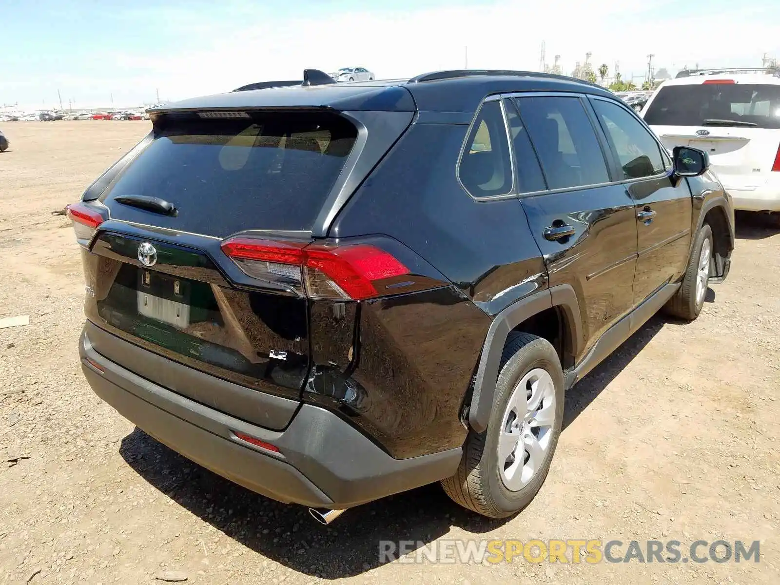 4 Photograph of a damaged car JTMH1RFV0KJ003985 TOYOTA RAV4 2019