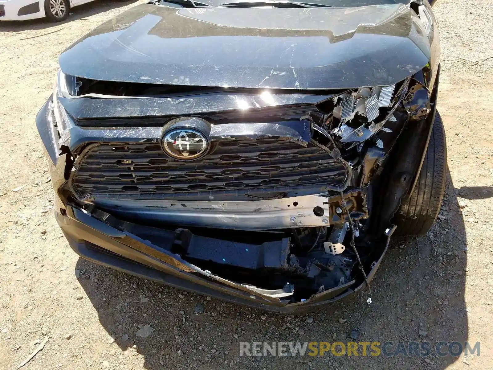 9 Photograph of a damaged car JTMH1RFV0KJ003985 TOYOTA RAV4 2019