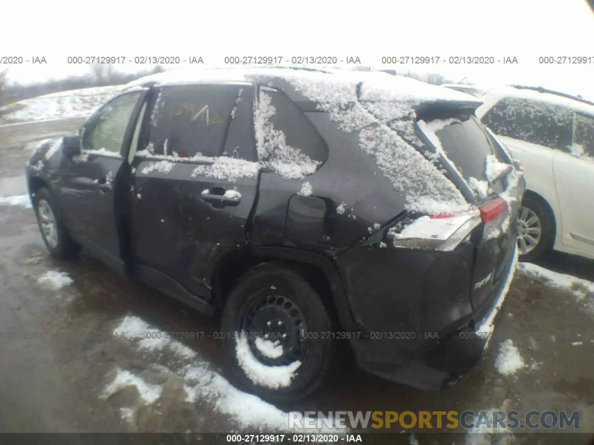 3 Photograph of a damaged car JTMH1RFV0KJ005123 TOYOTA RAV4 2019