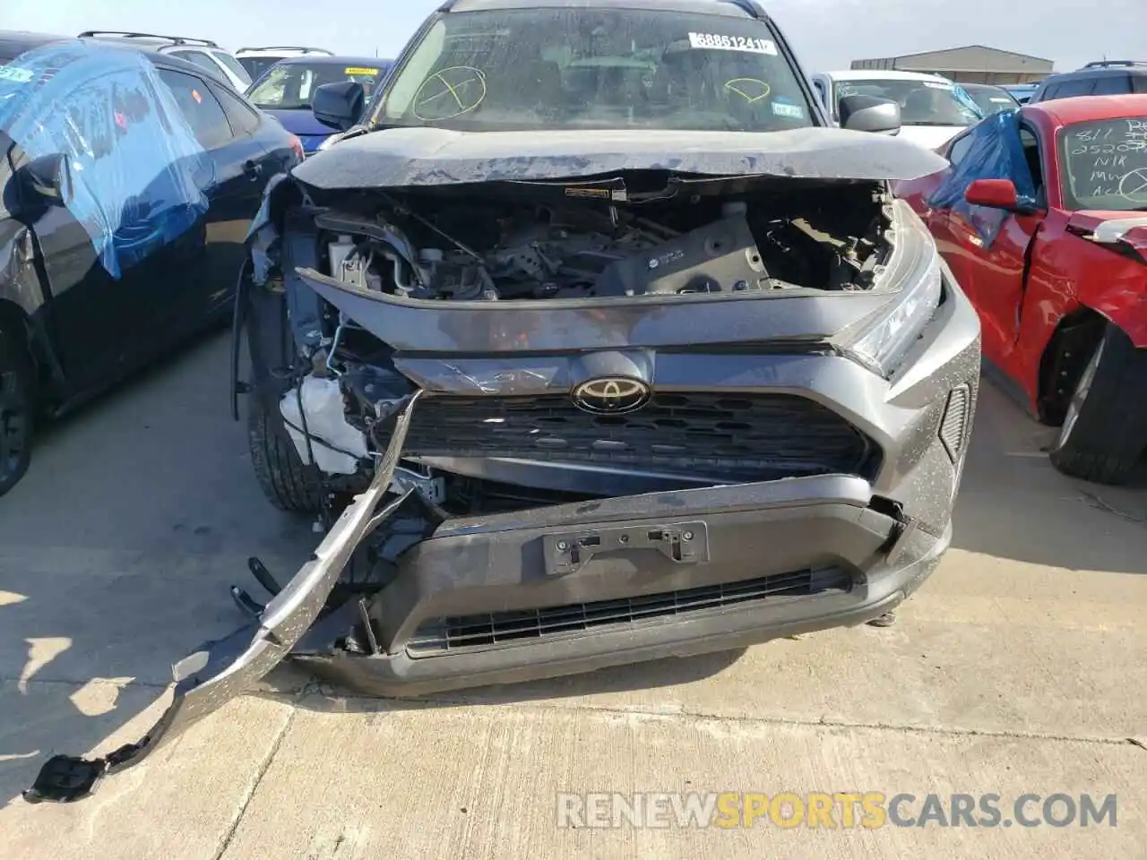 7 Photograph of a damaged car JTMH1RFV0KJ006580 TOYOTA RAV4 2019