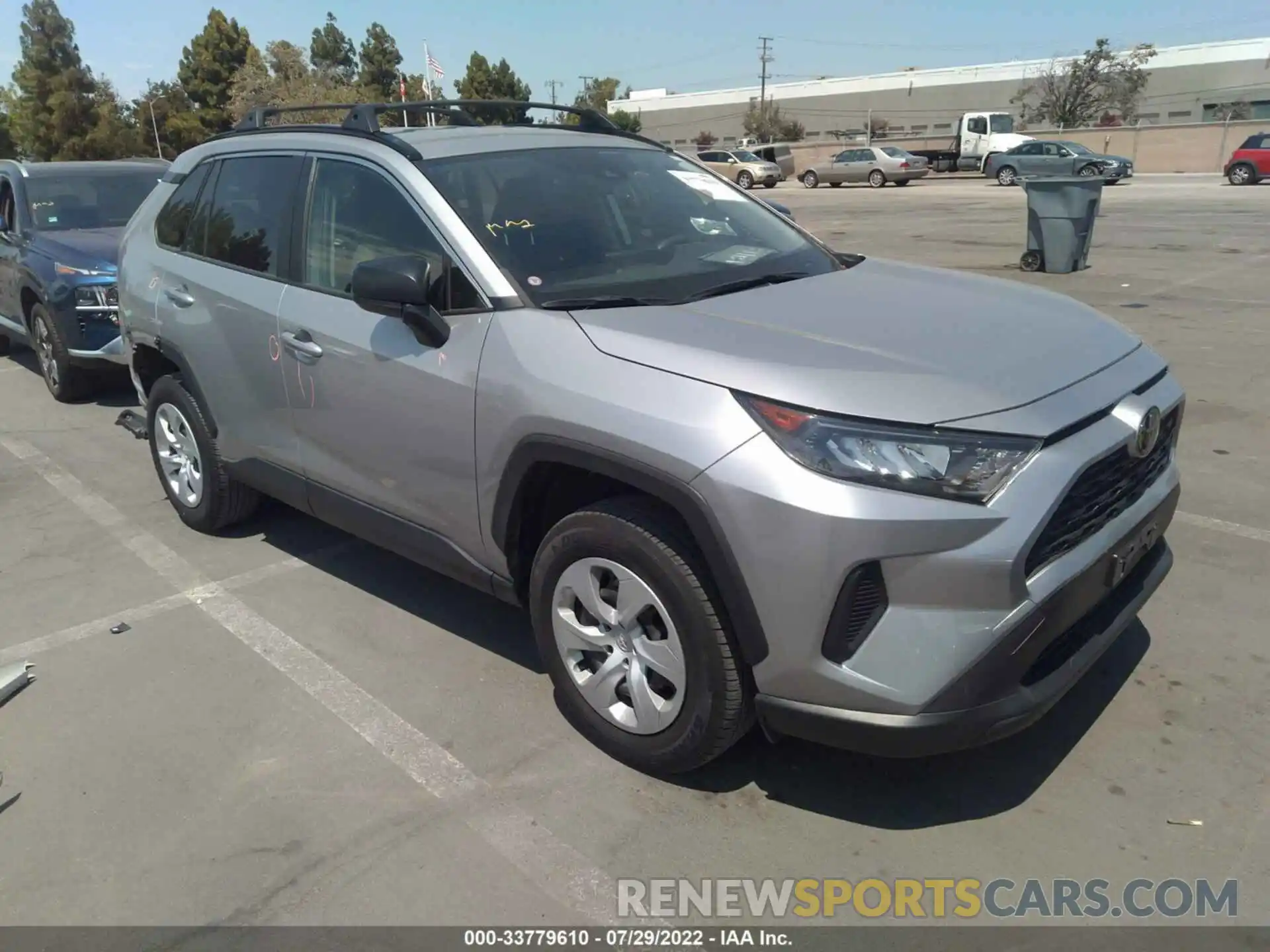 1 Фотография поврежденного автомобиля JTMH1RFV0KJ007194 TOYOTA RAV4 2019