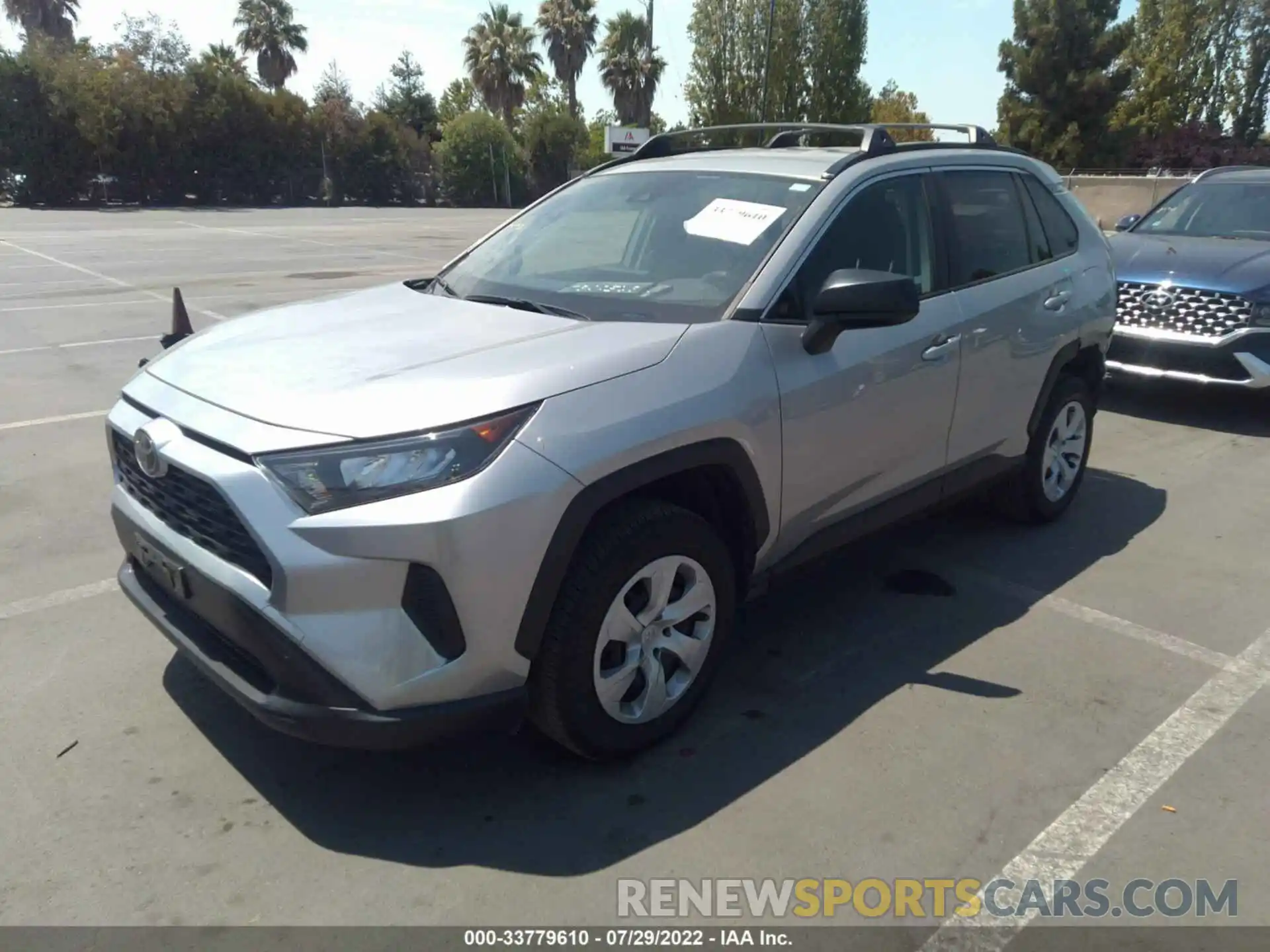 2 Photograph of a damaged car JTMH1RFV0KJ007194 TOYOTA RAV4 2019