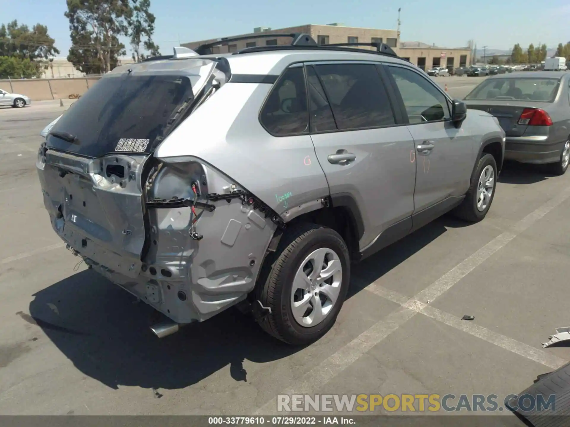 4 Photograph of a damaged car JTMH1RFV0KJ007194 TOYOTA RAV4 2019