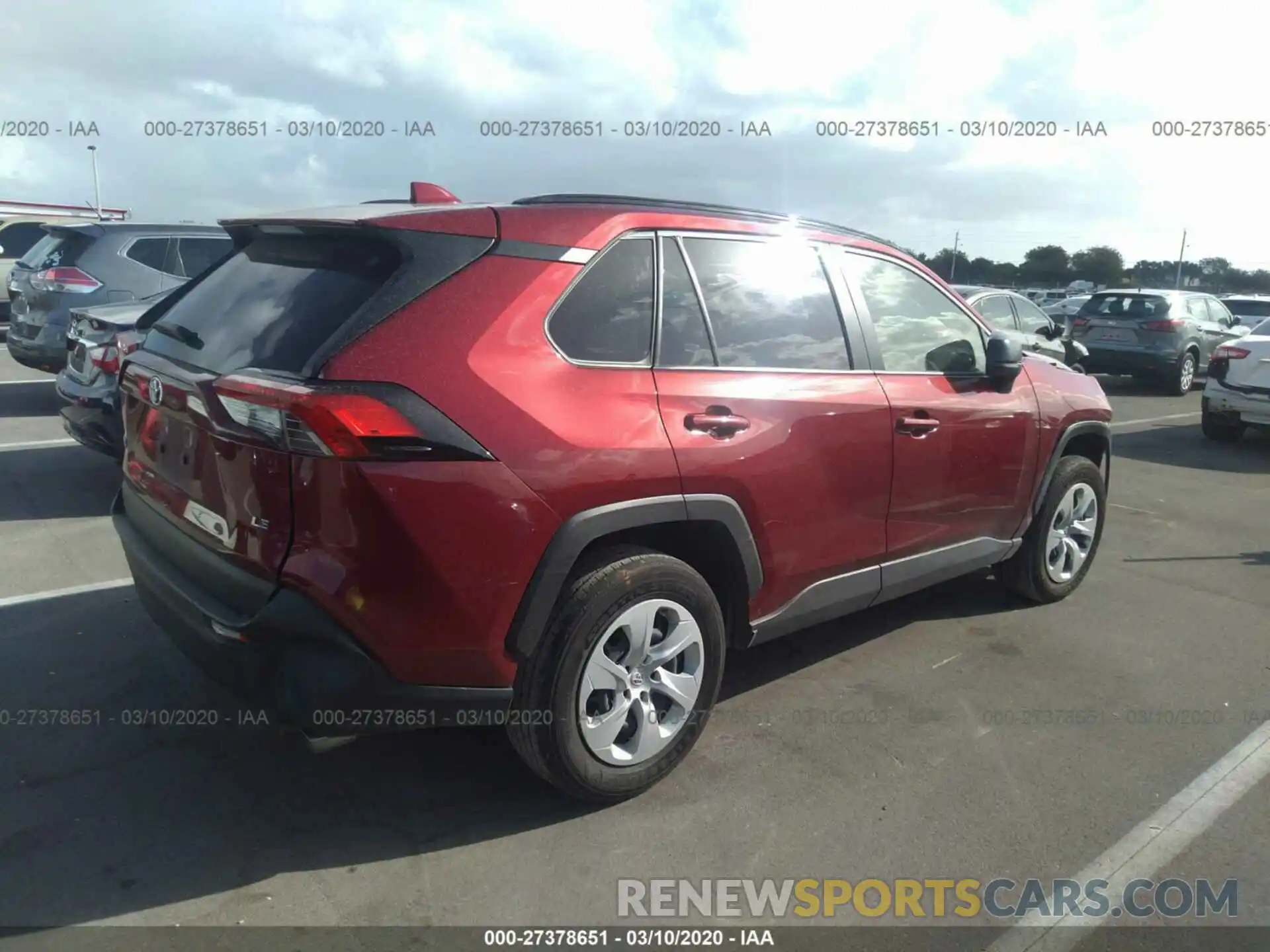 4 Photograph of a damaged car JTMH1RFV1KD019191 TOYOTA RAV4 2019