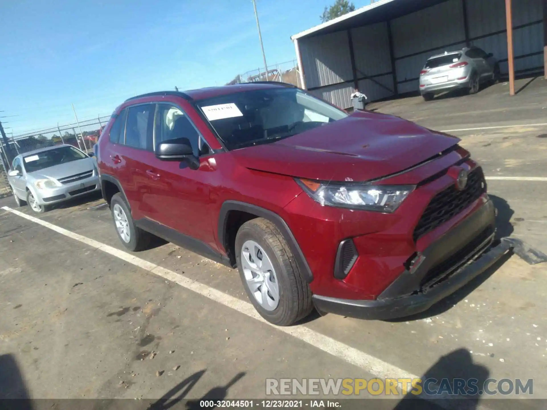 1 Photograph of a damaged car JTMH1RFV1KD022768 TOYOTA RAV4 2019