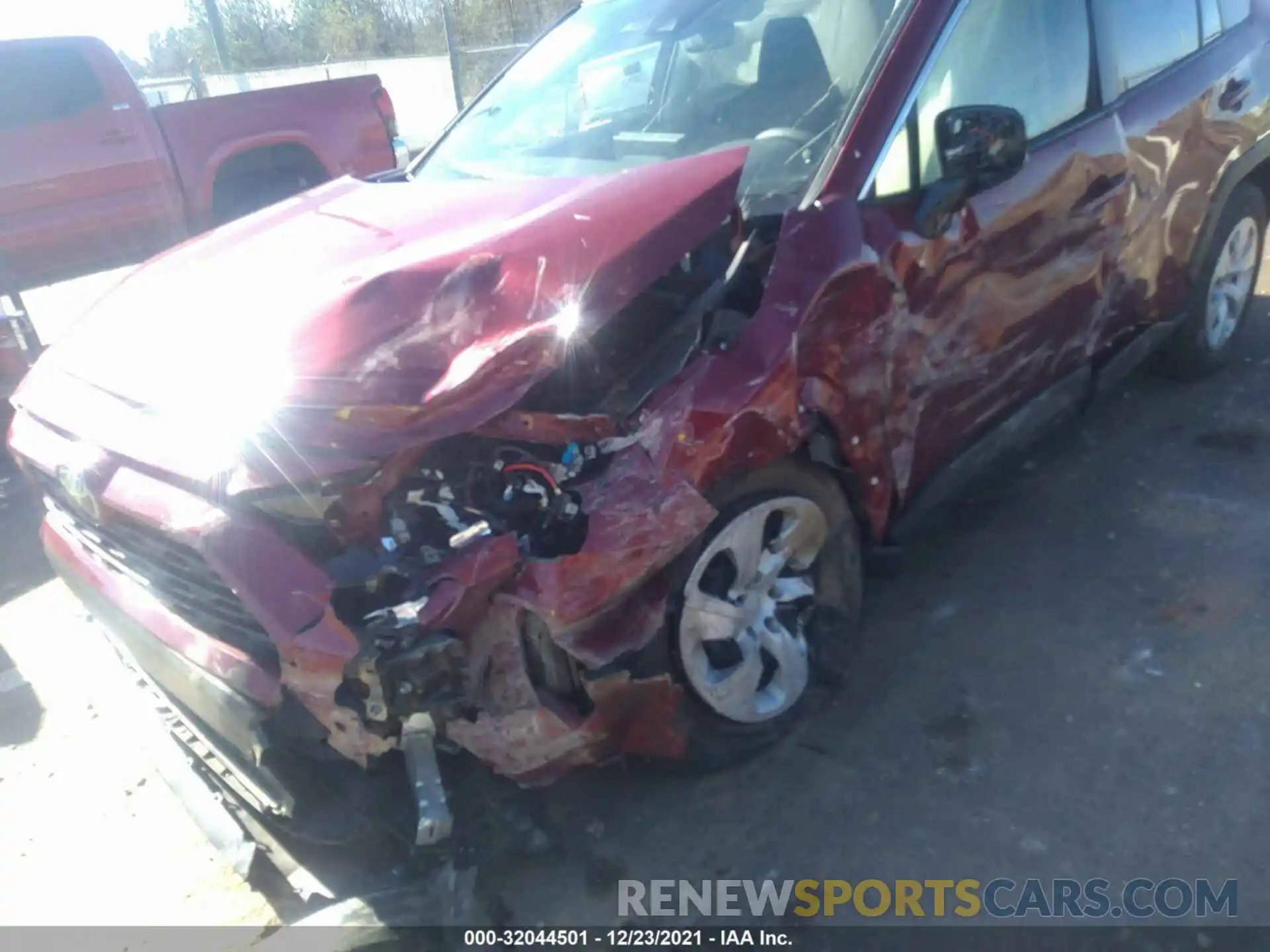 6 Photograph of a damaged car JTMH1RFV1KD022768 TOYOTA RAV4 2019