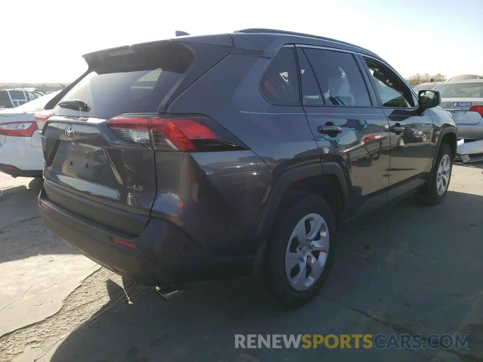 4 Photograph of a damaged car JTMH1RFV1KD037142 TOYOTA RAV4 2019