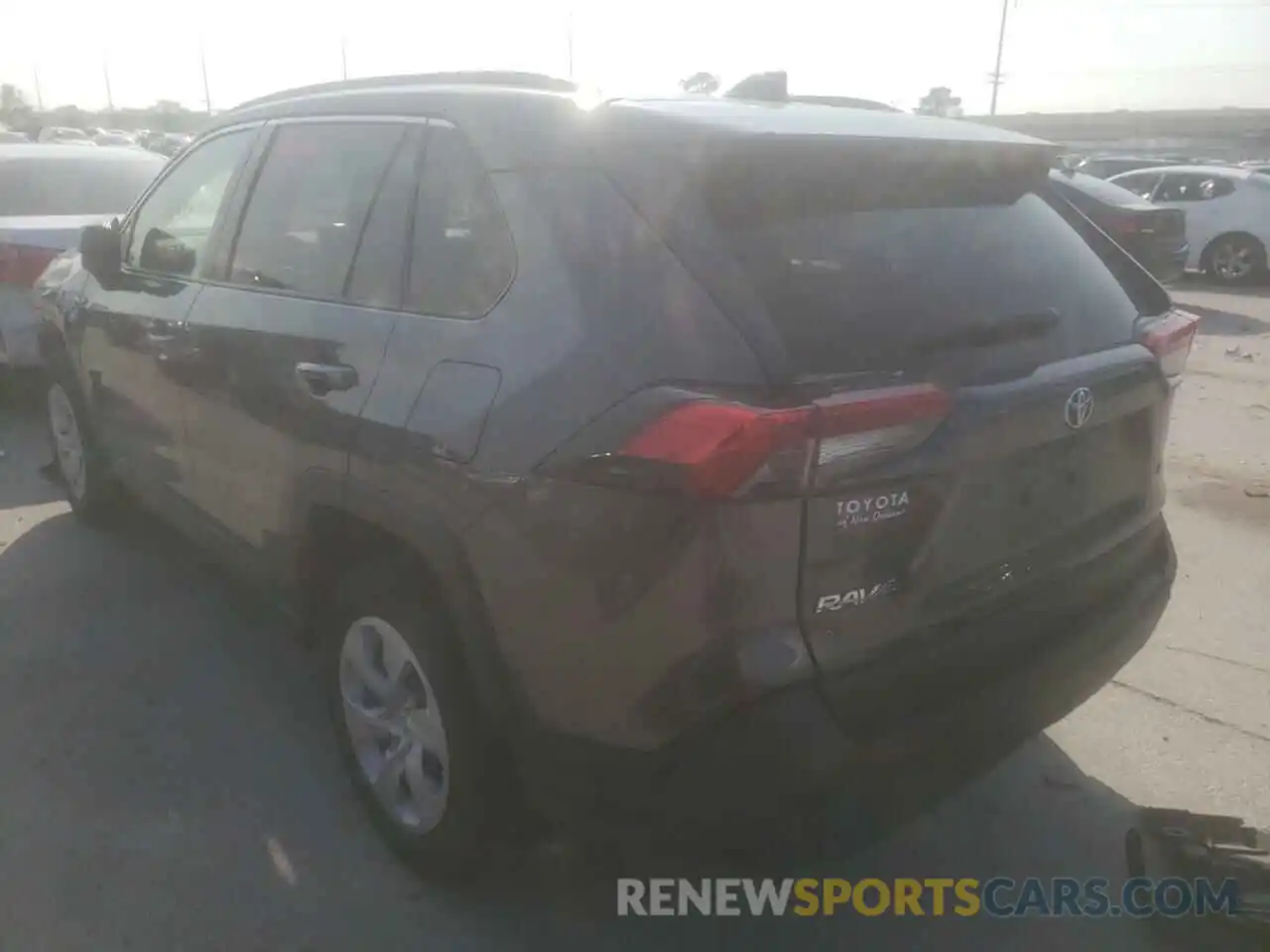 3 Photograph of a damaged car JTMH1RFV1KD500123 TOYOTA RAV4 2019