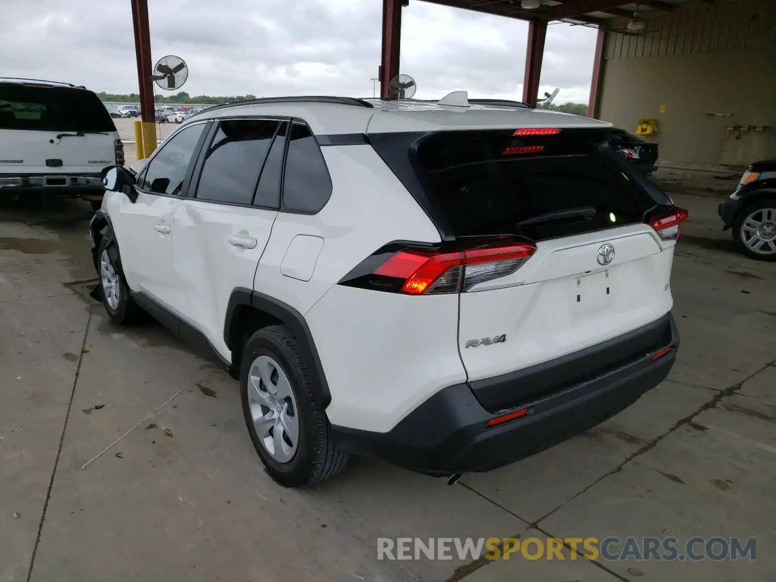 3 Фотография поврежденного автомобиля JTMH1RFV1KD500655 TOYOTA RAV4 2019