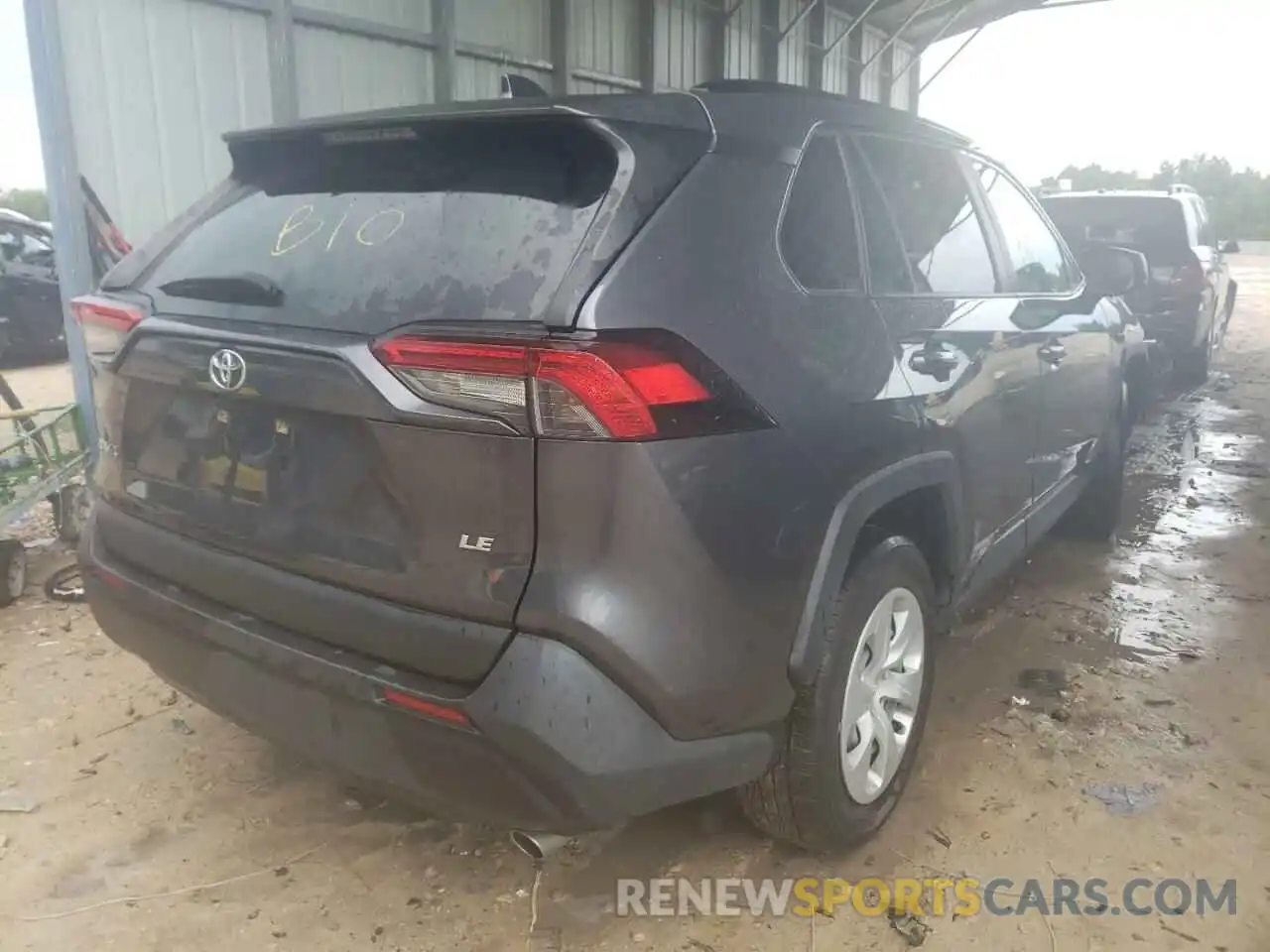 4 Photograph of a damaged car JTMH1RFV1KD502406 TOYOTA RAV4 2019