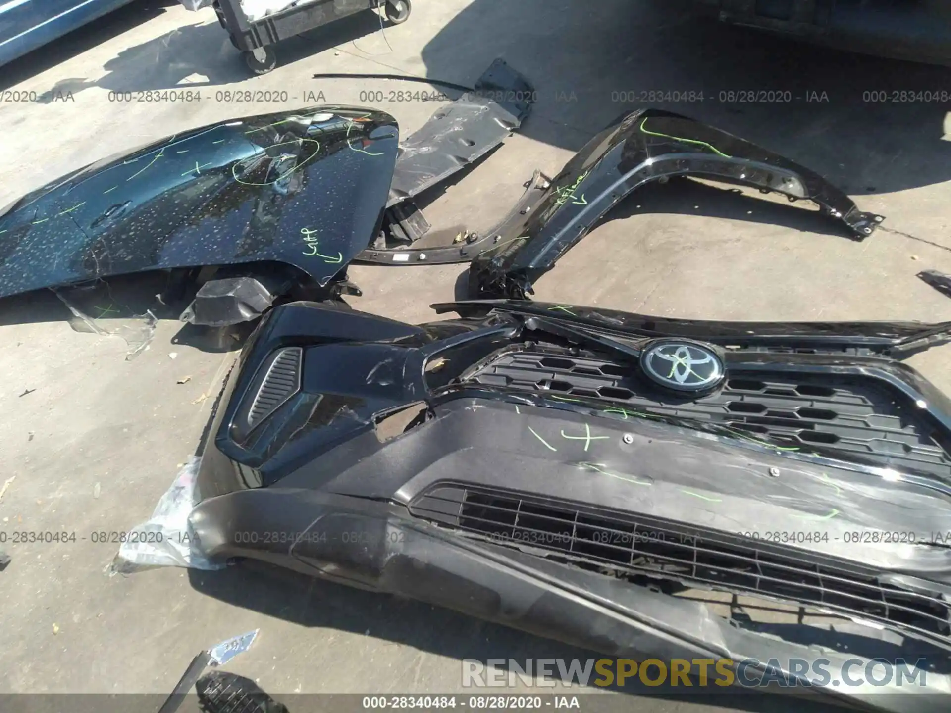 12 Photograph of a damaged car JTMH1RFV1KD504205 TOYOTA RAV4 2019