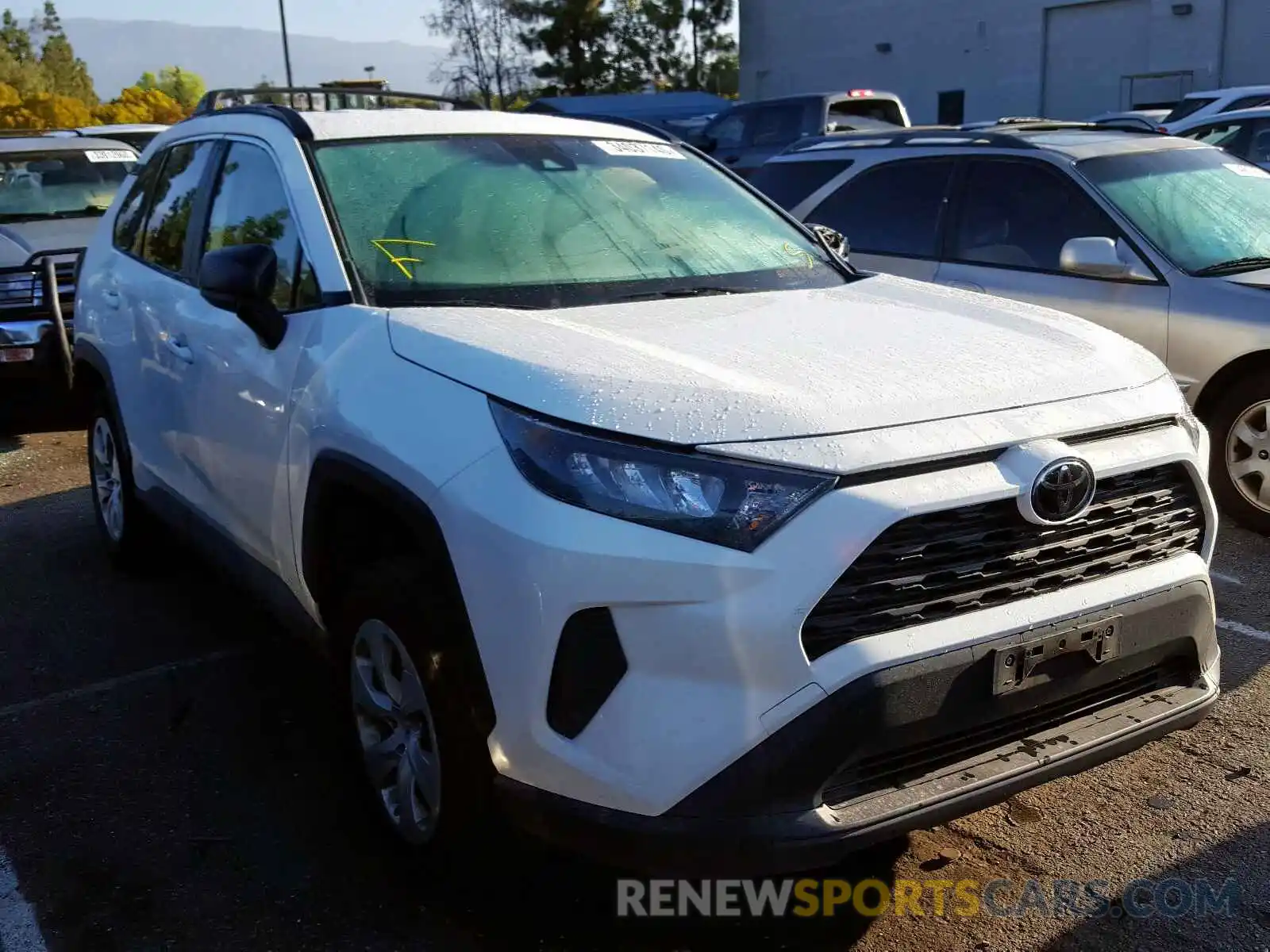 1 Photograph of a damaged car JTMH1RFV1KD506472 TOYOTA RAV4 2019