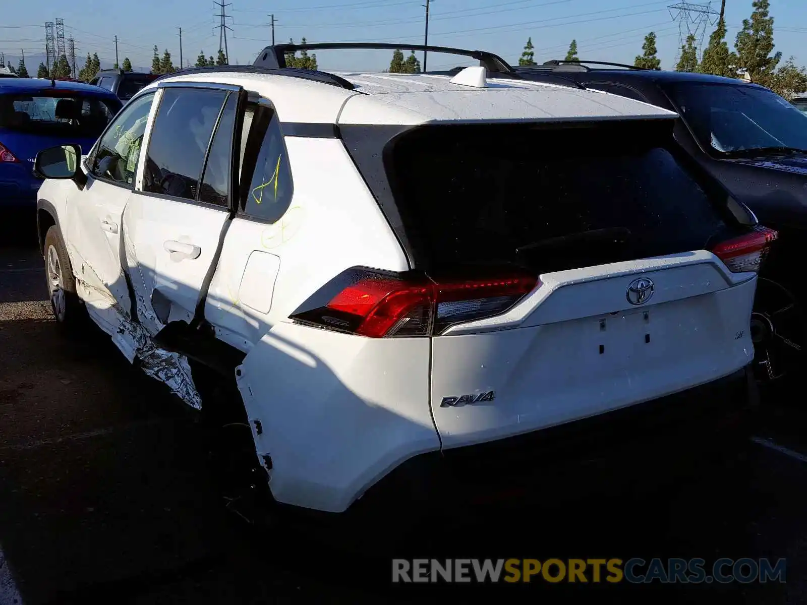 3 Photograph of a damaged car JTMH1RFV1KD506472 TOYOTA RAV4 2019