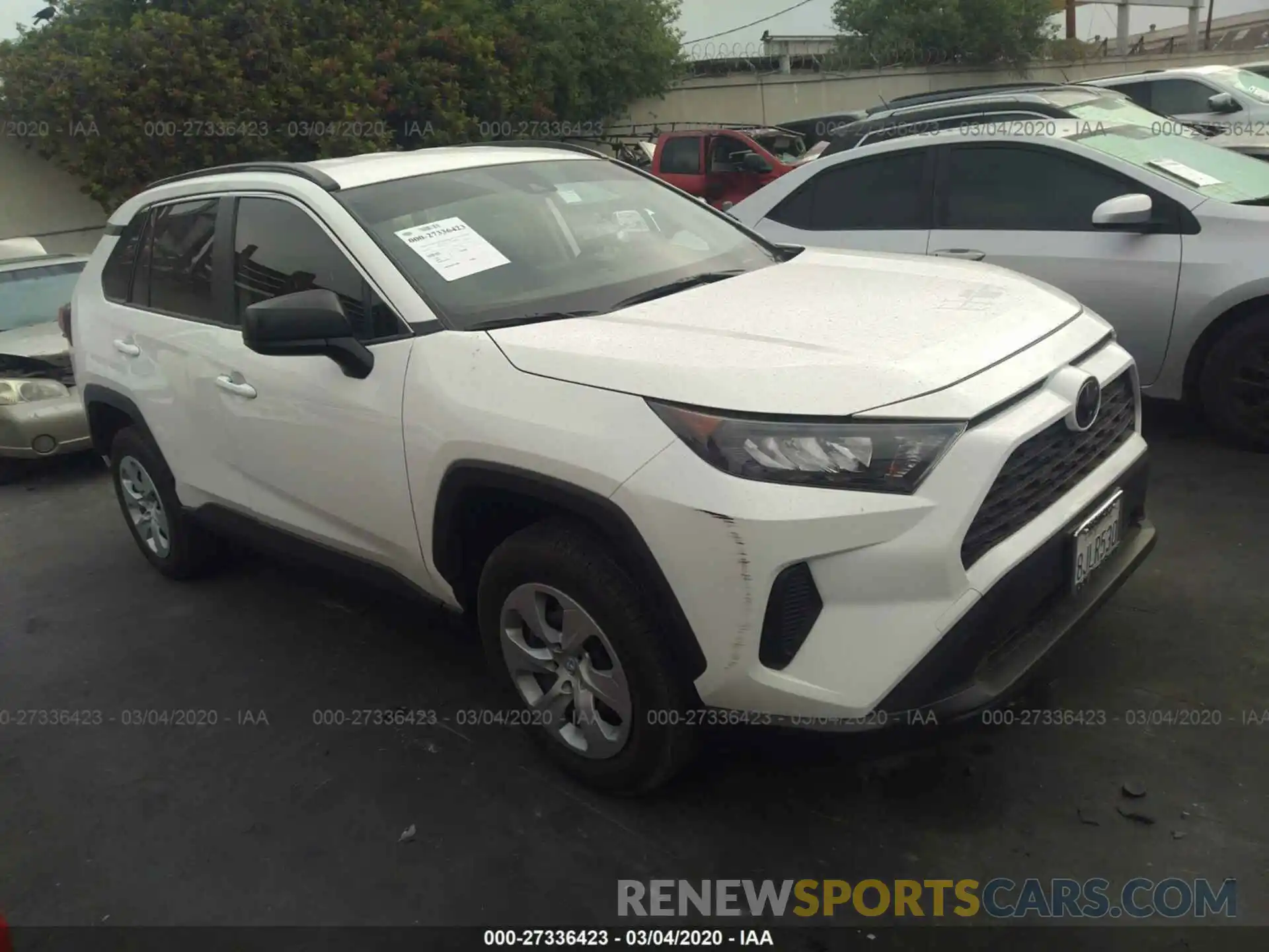 1 Photograph of a damaged car JTMH1RFV1KD513258 TOYOTA RAV4 2019