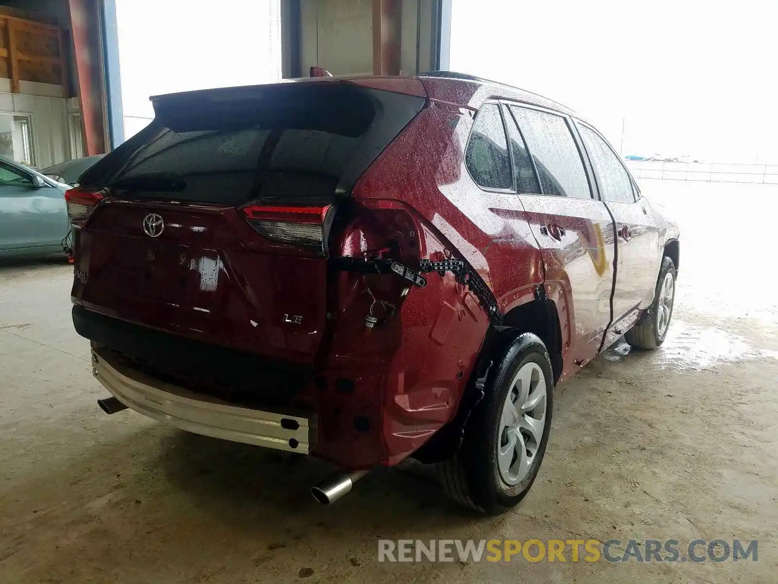 4 Photograph of a damaged car JTMH1RFV1KJ002599 TOYOTA RAV4 2019