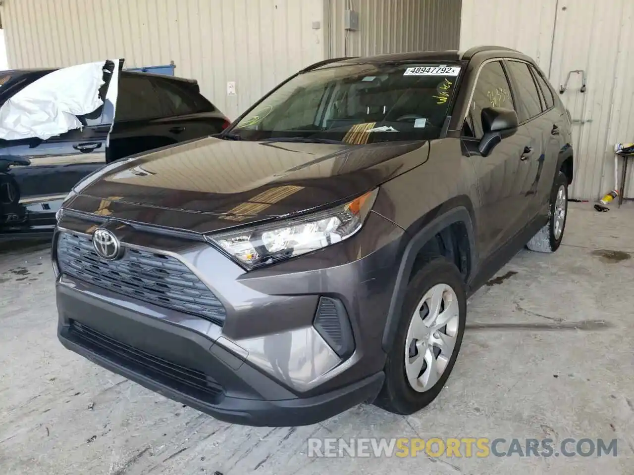 2 Photograph of a damaged car JTMH1RFV1KJ002943 TOYOTA RAV4 2019